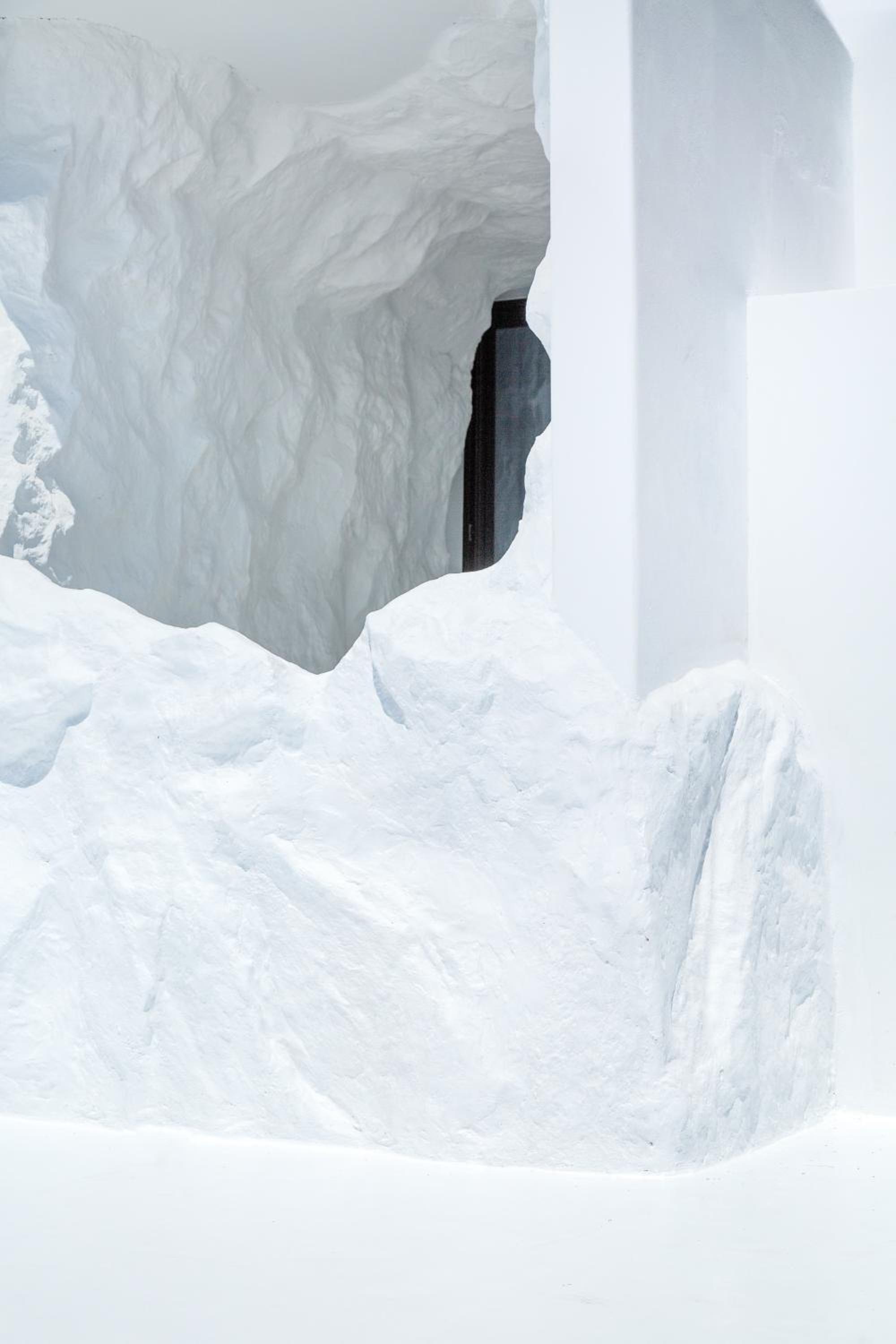Budget Double with Private Cave Pool photo 3