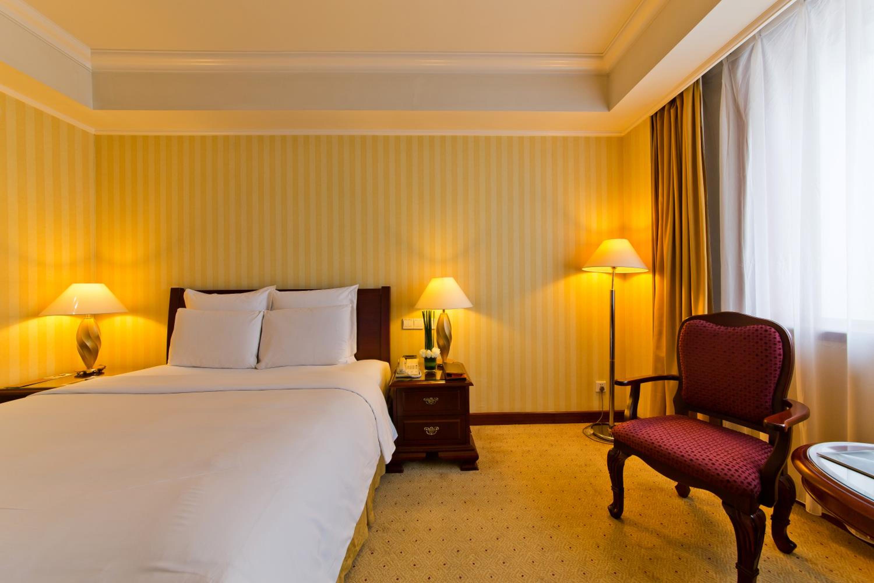 Deluxe King Room photo 2