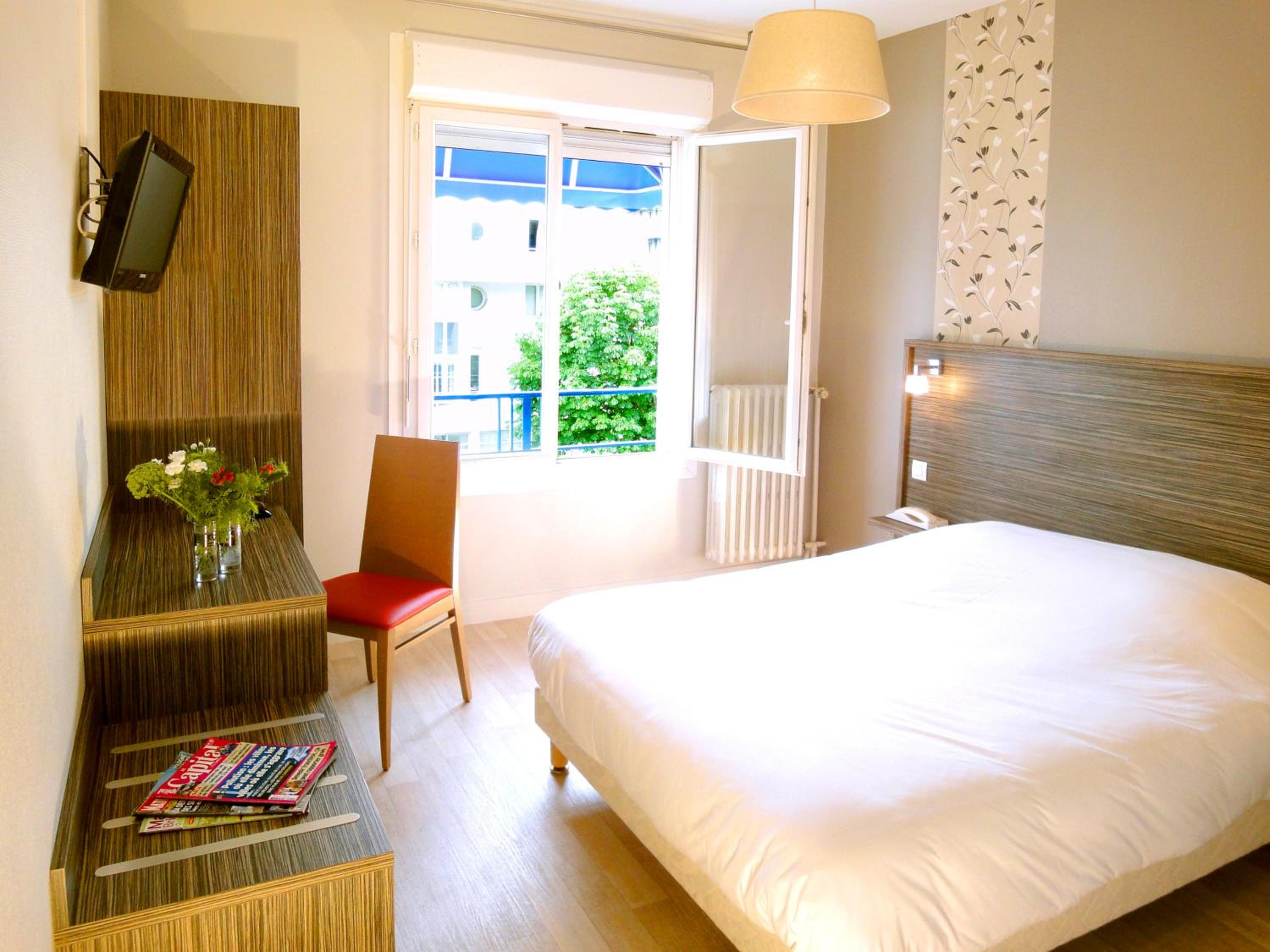 Double Room with Private Bathroom and Shared Toilet