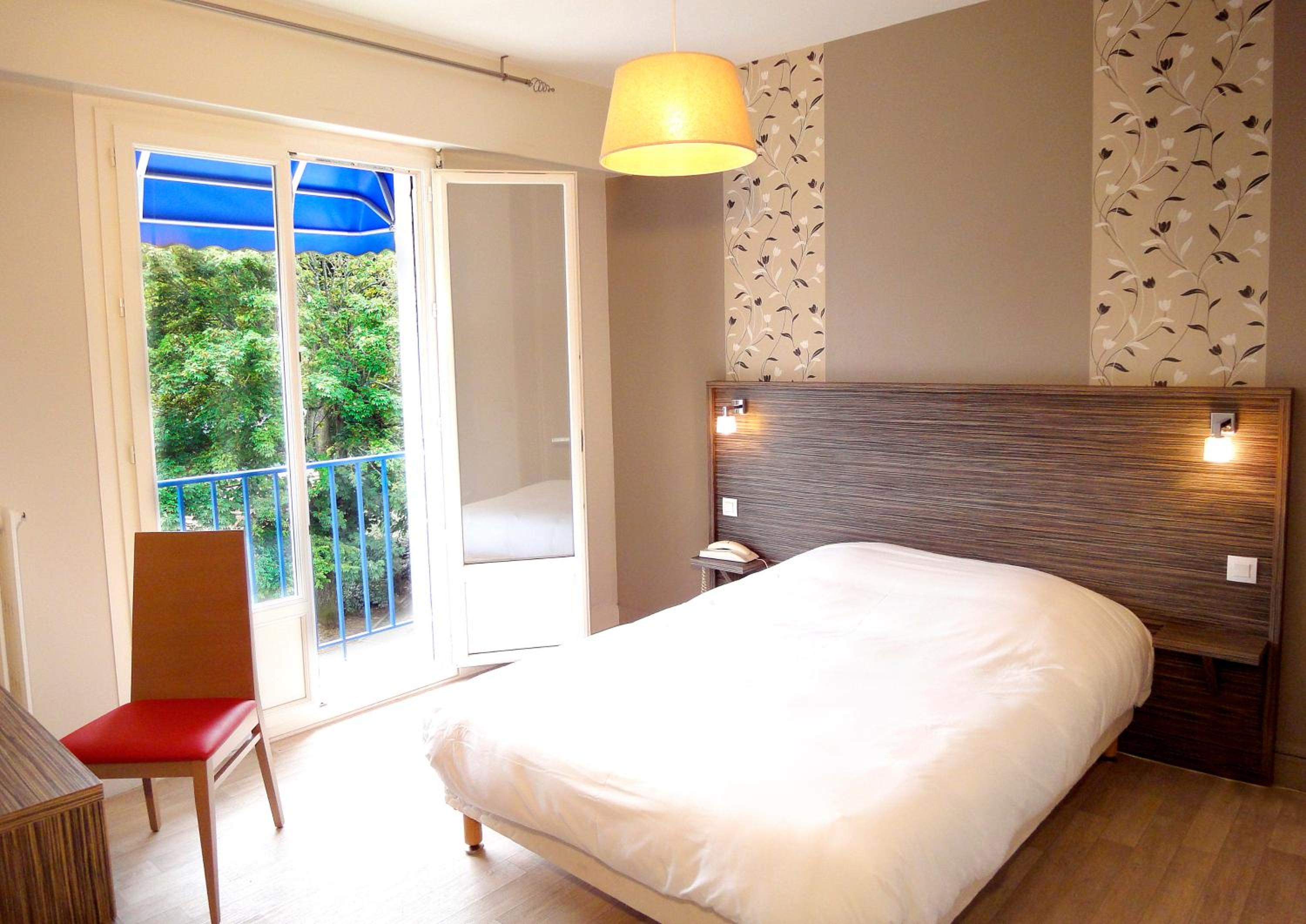 Comfort Double Room with Private Bathroom and Toilet - Photo 1