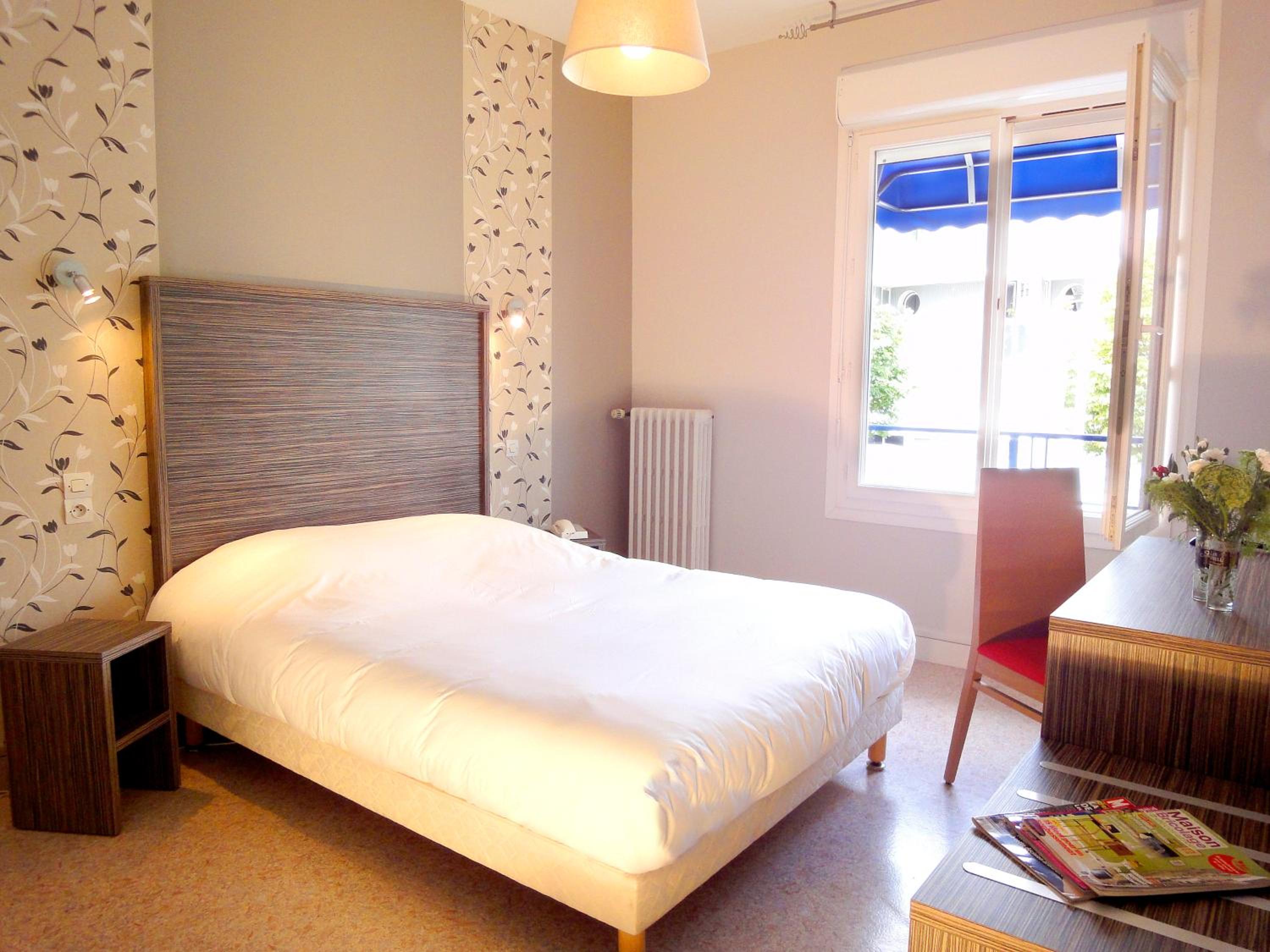 Economy Double Room with Shared Bathroom and Toilet