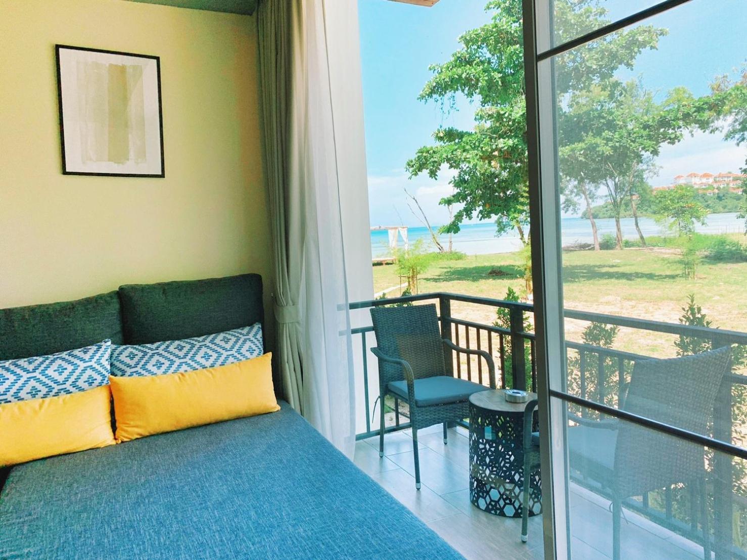 Family Room with Sea View - Photo 15