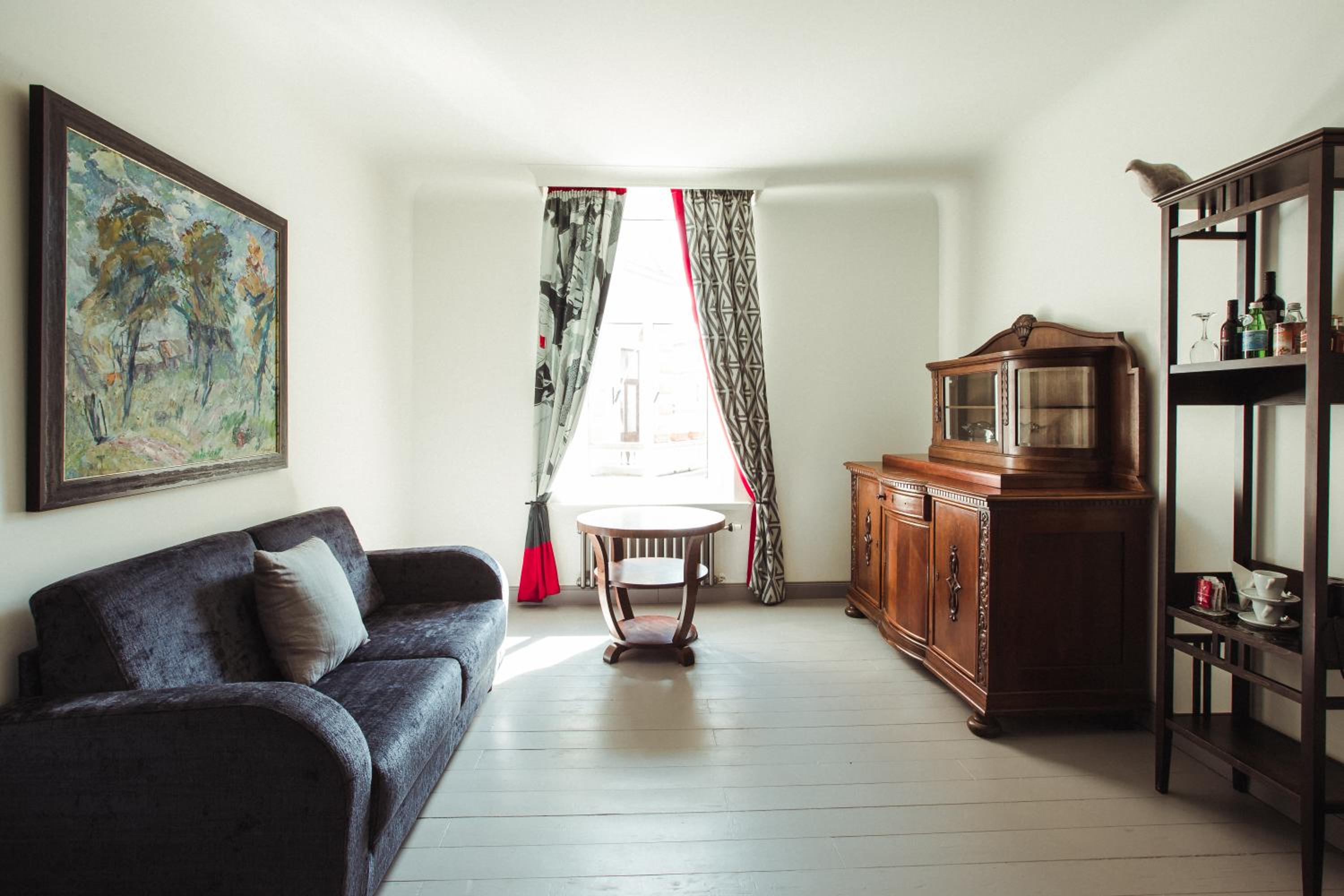 Suite - Photo 6