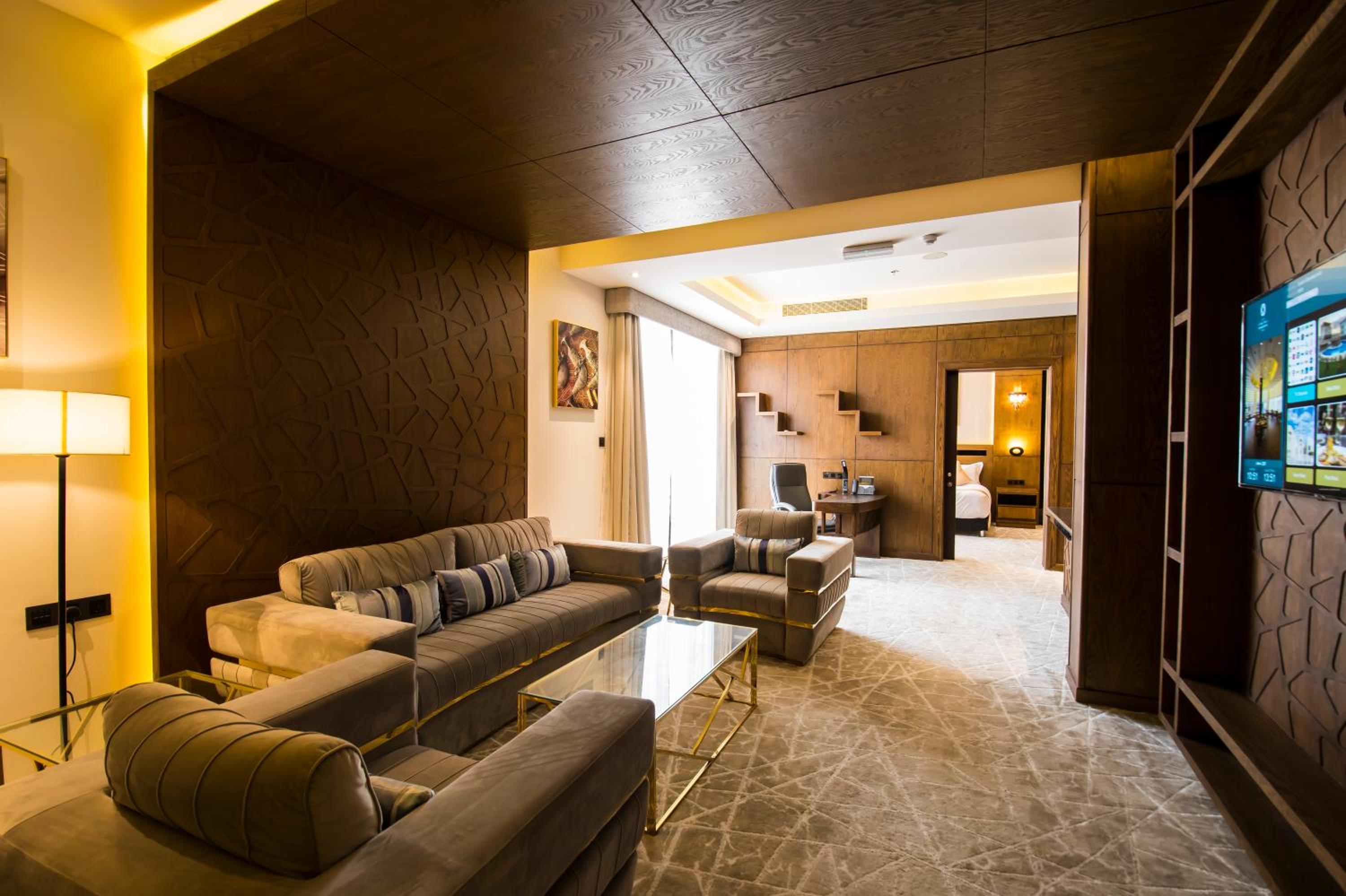 Royal Suite - Photo 2