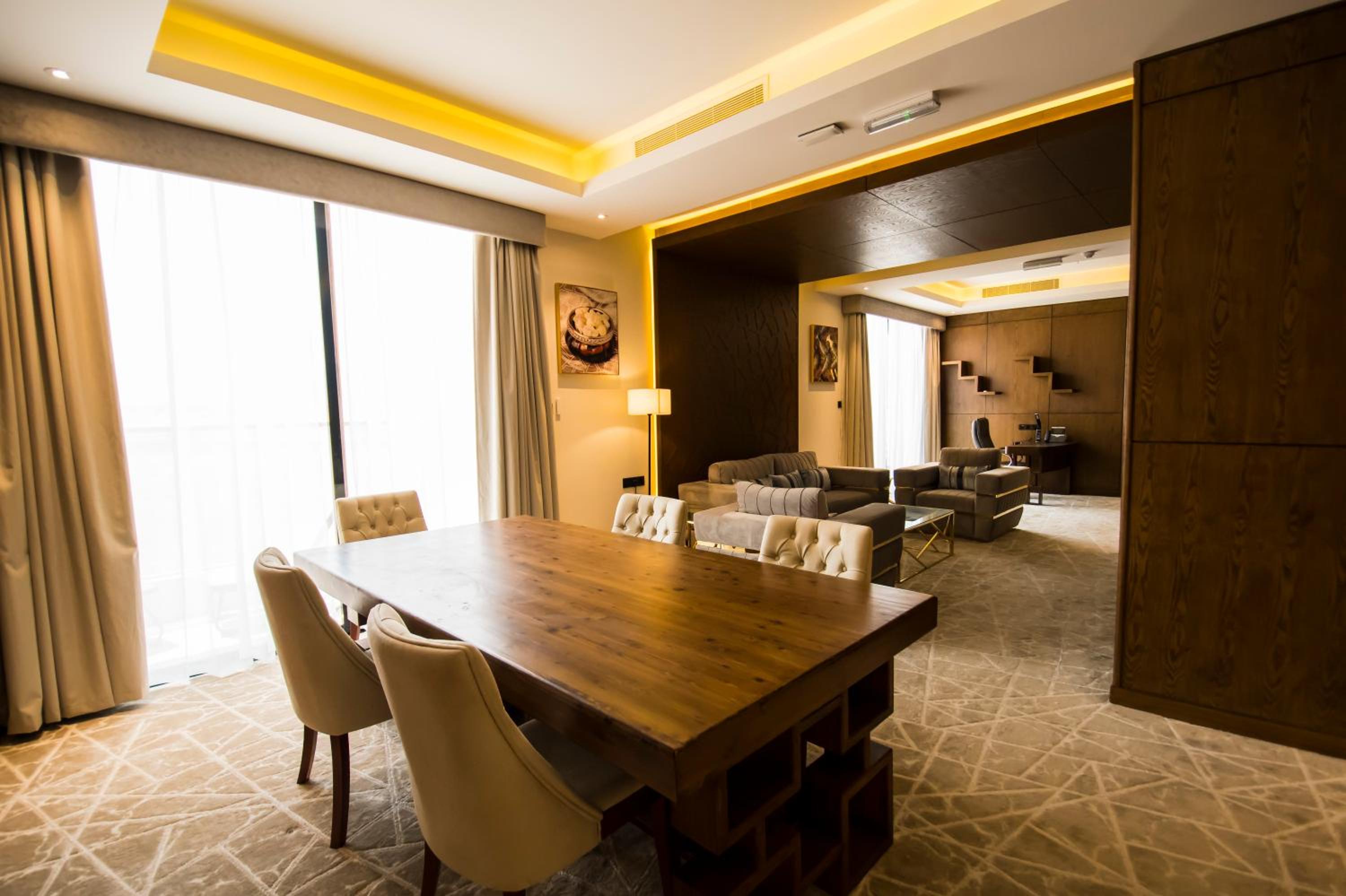 Royal Suite - Photo 8