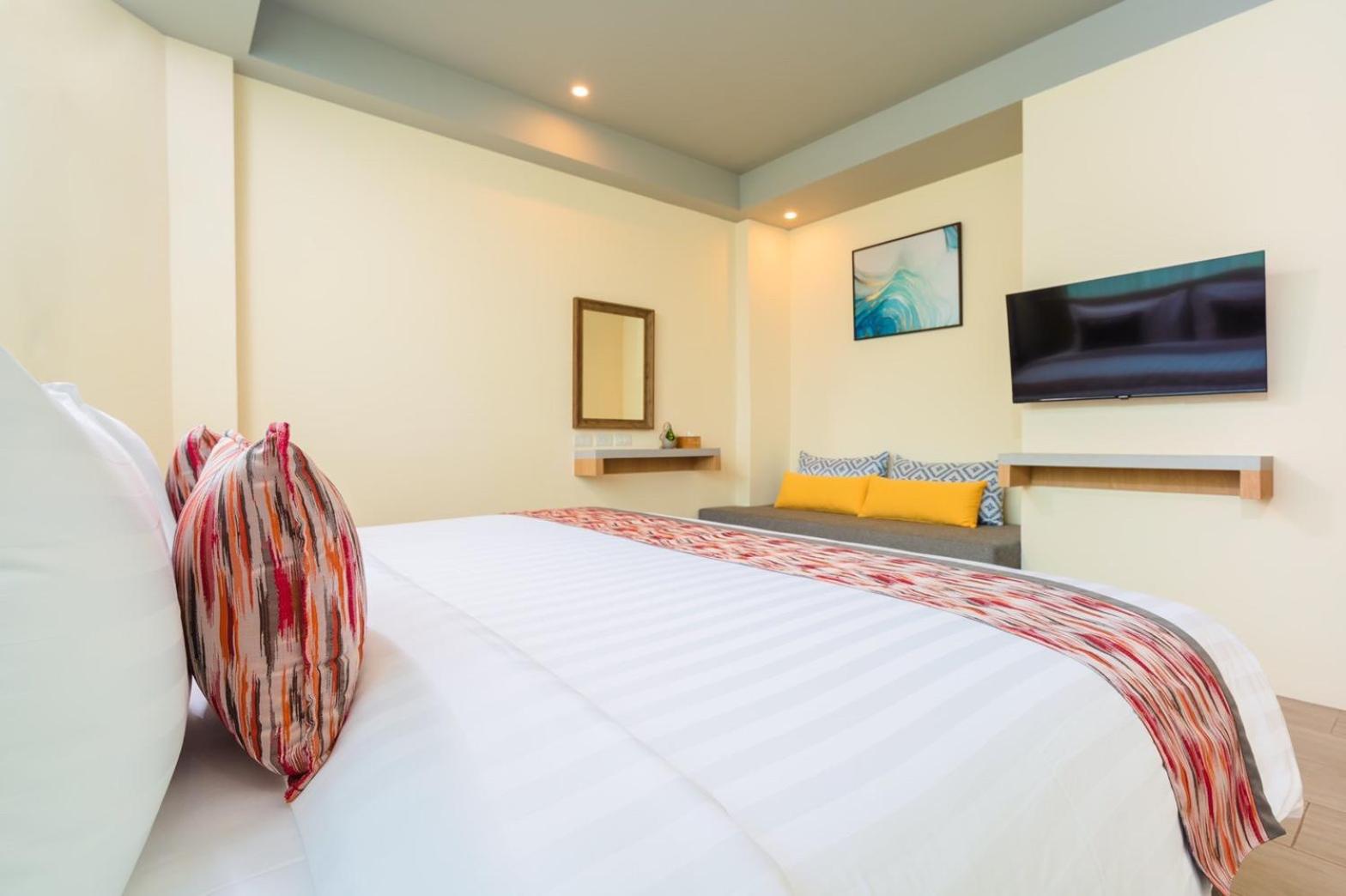 Family Room with Sea View - Photo 10