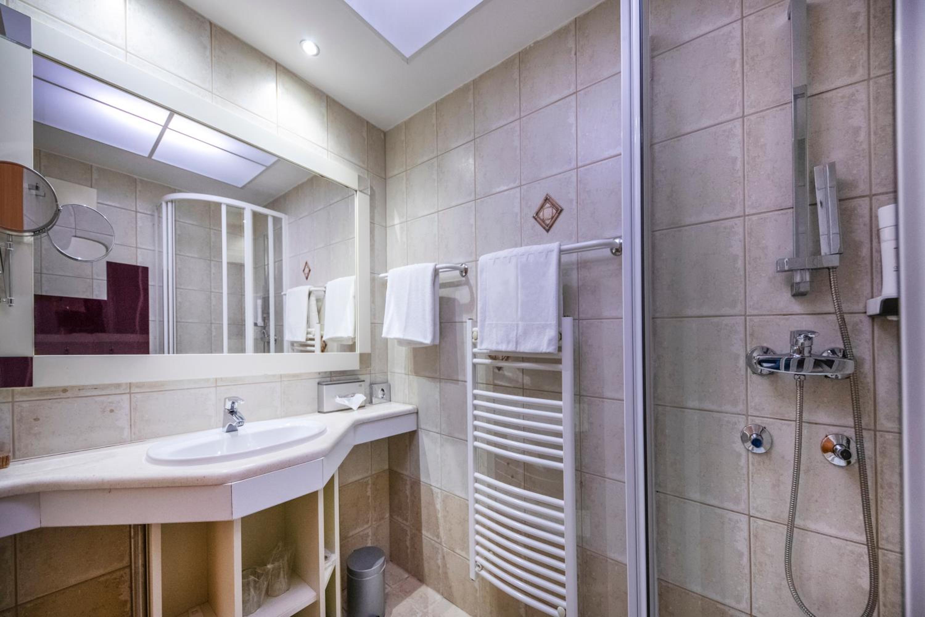Double Room - Photo 4