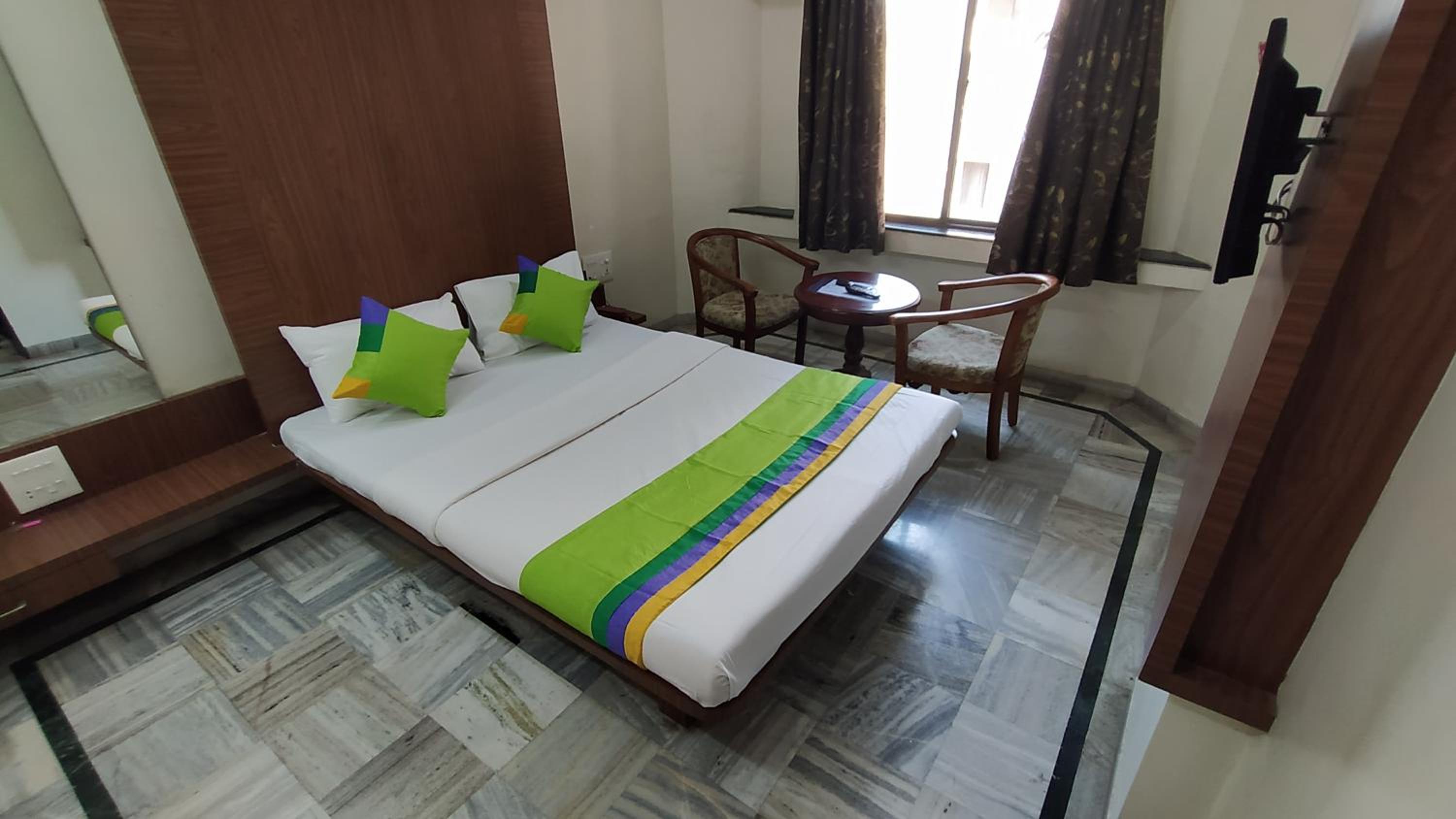 Budget Double Room photo 2