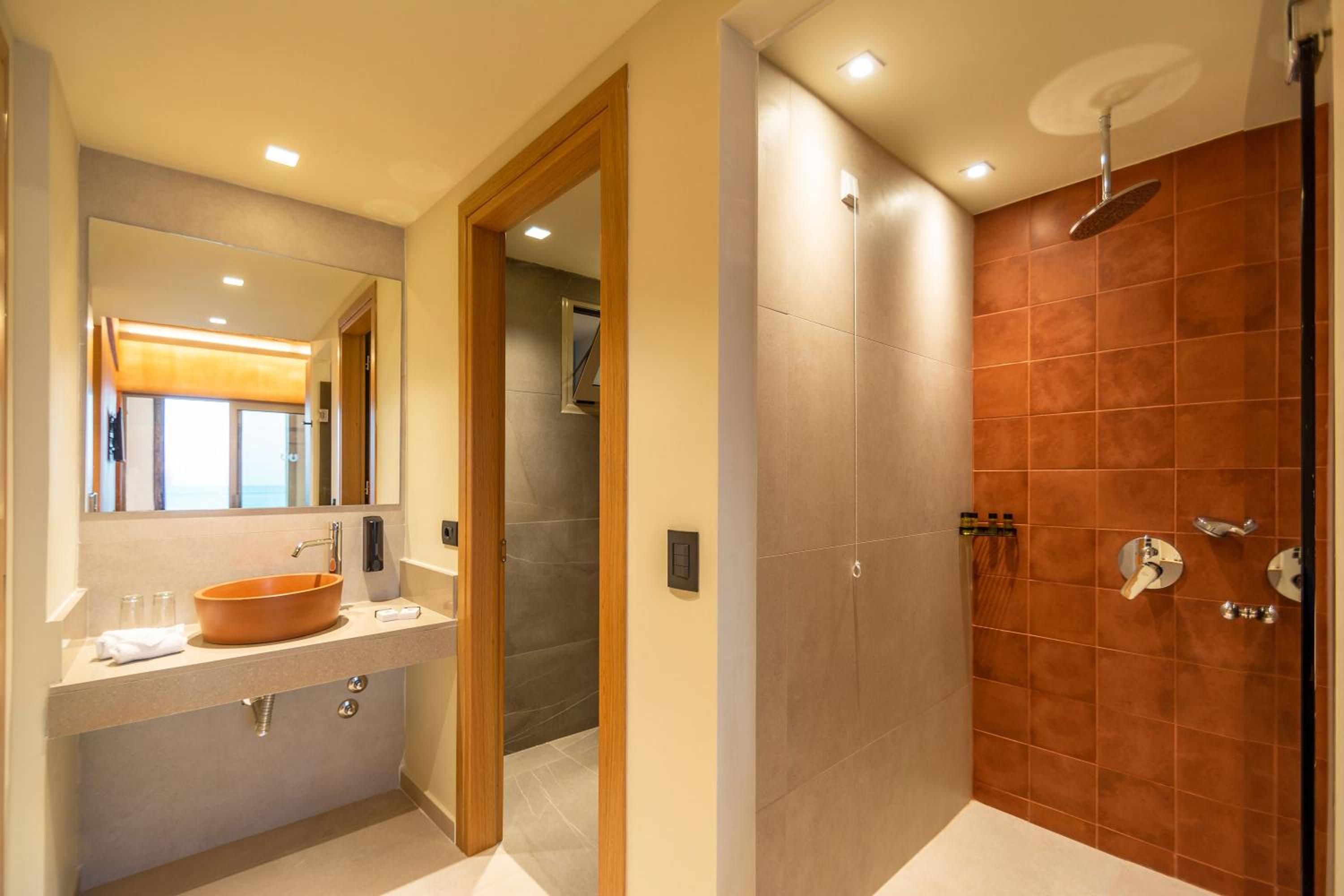 Standard Room with Sea View - Photo 2