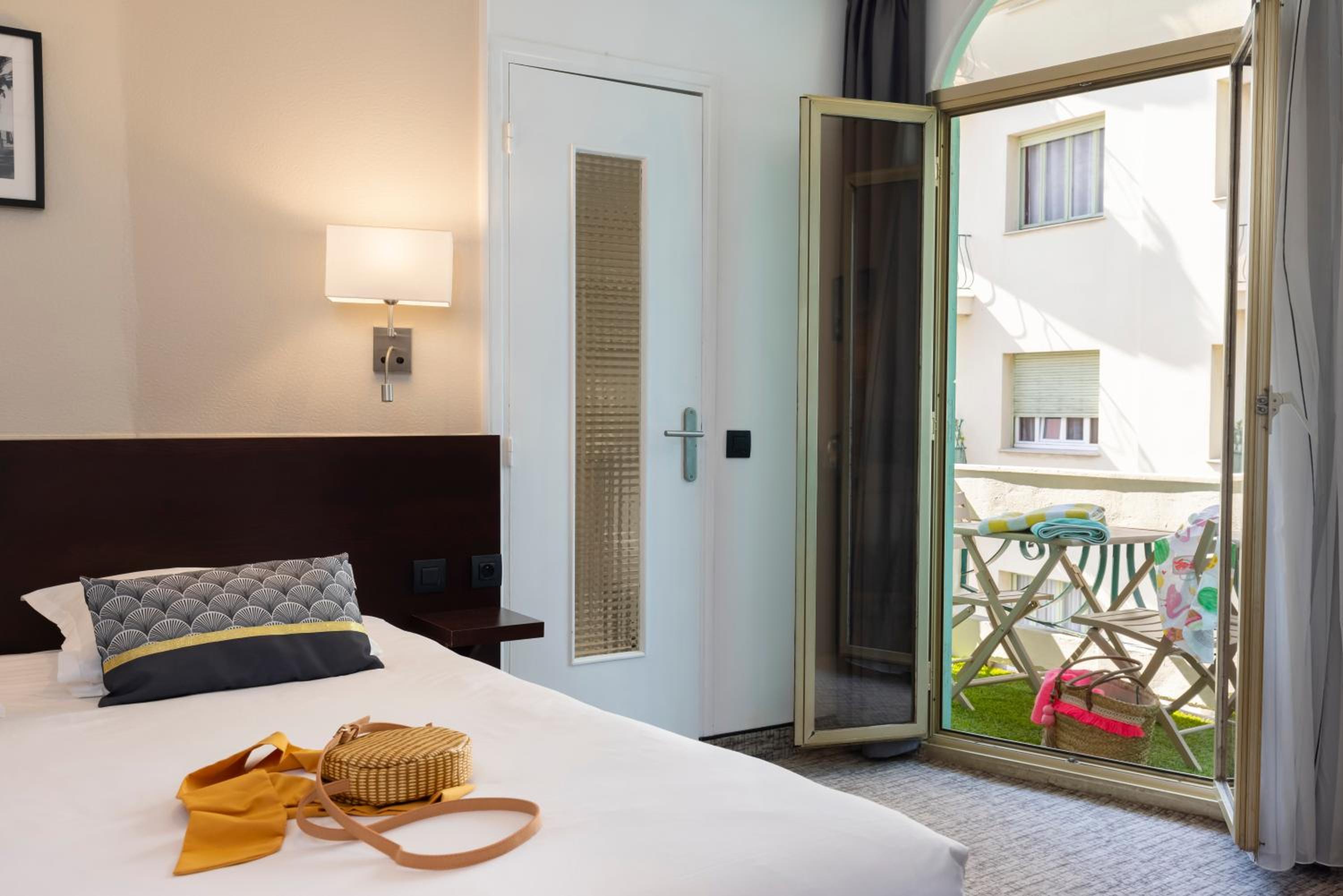 Superior Double Room - Photo 3