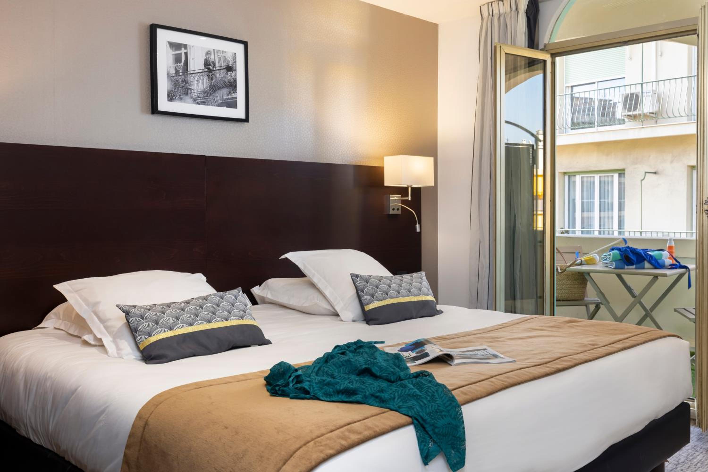 Deluxe Double Room - Photo 3