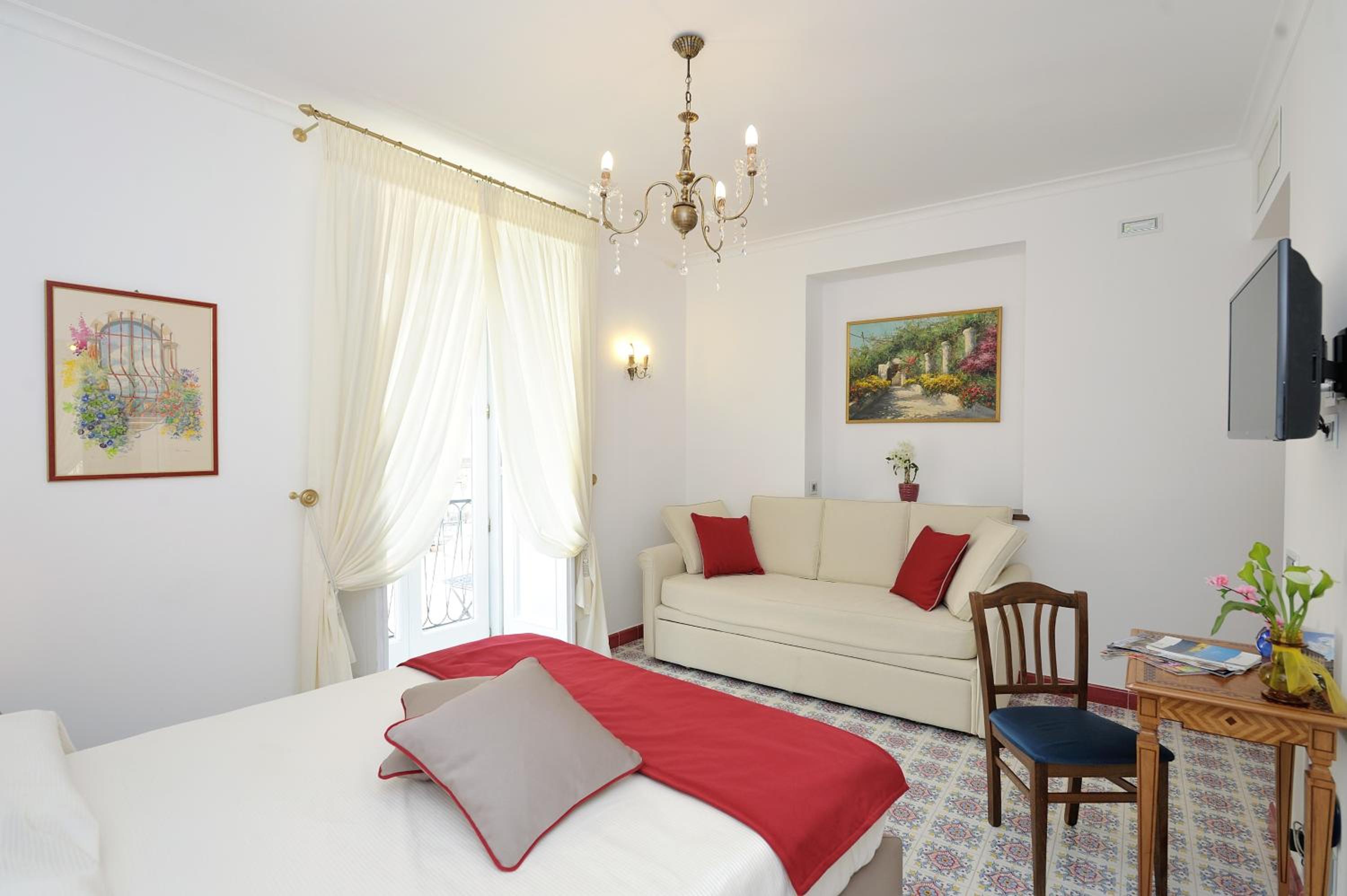 King Room with Balcony photo 1