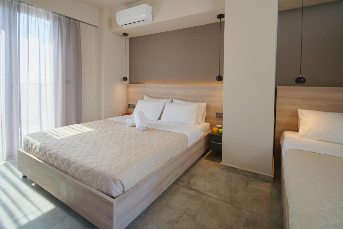 Budget Triple Room with Partial Sea View