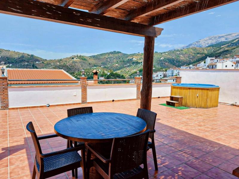 Villa photo 2