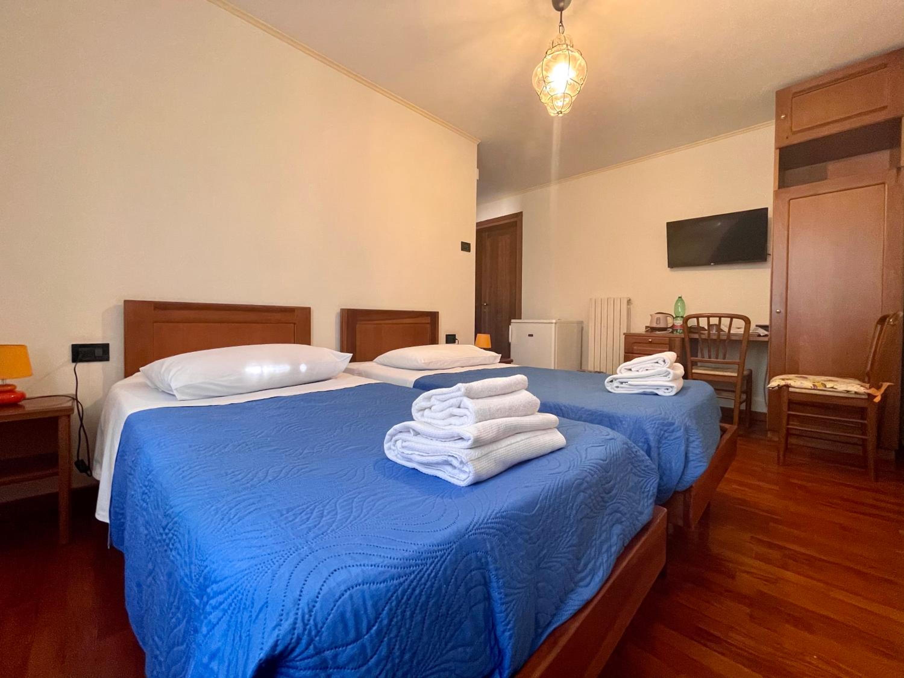 Twin Room with Private Bathroom