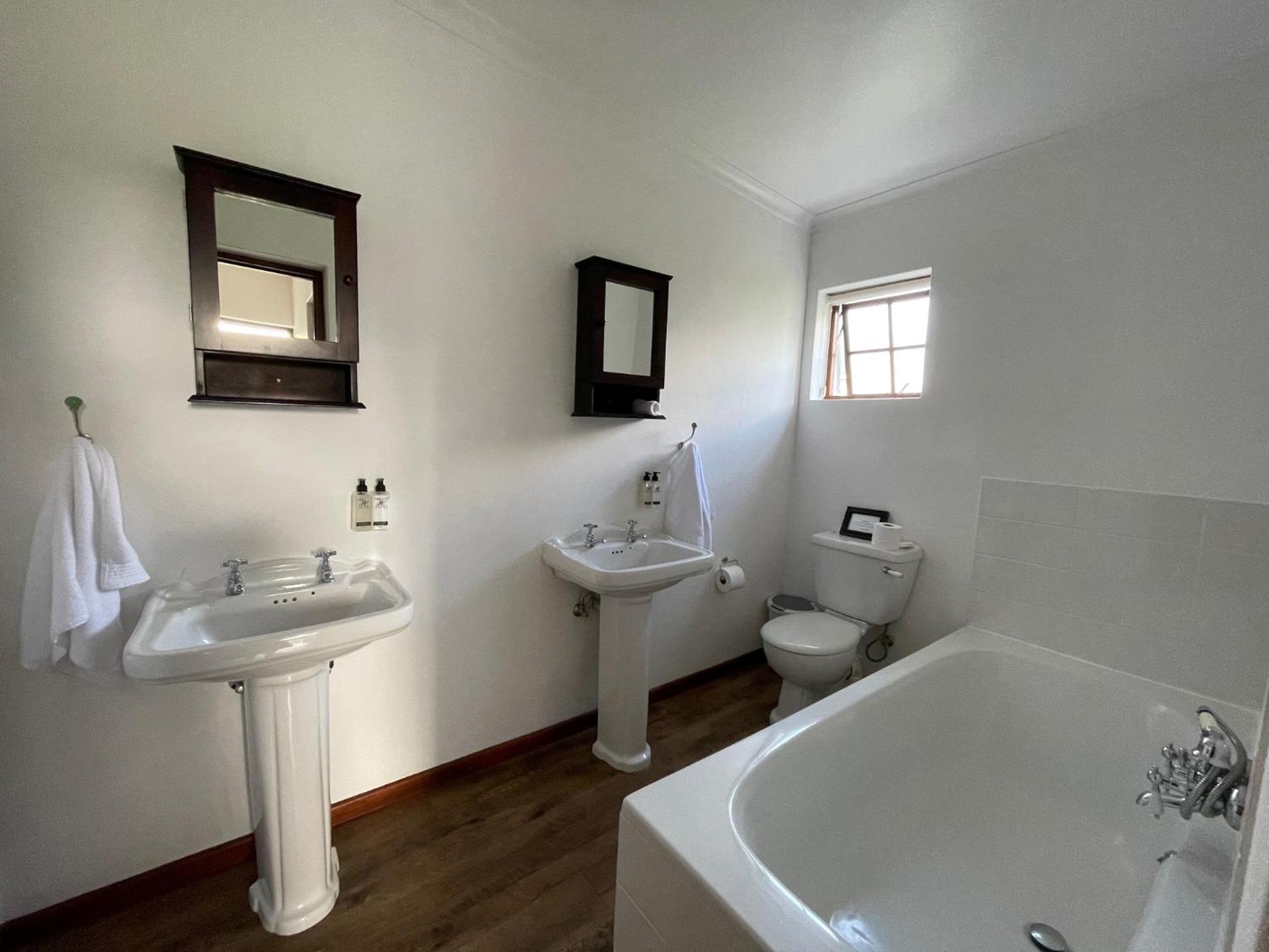 Three-Bedroom Cottage photo 3