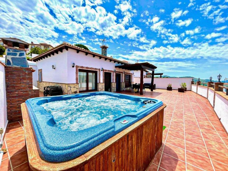 Villa photo 3