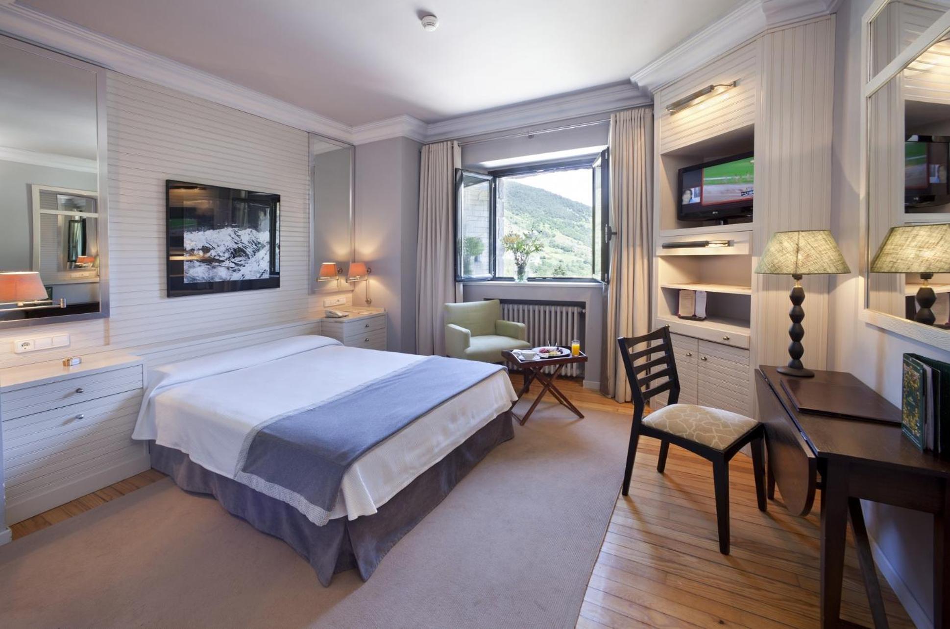 Standard Double Room - Photo 3