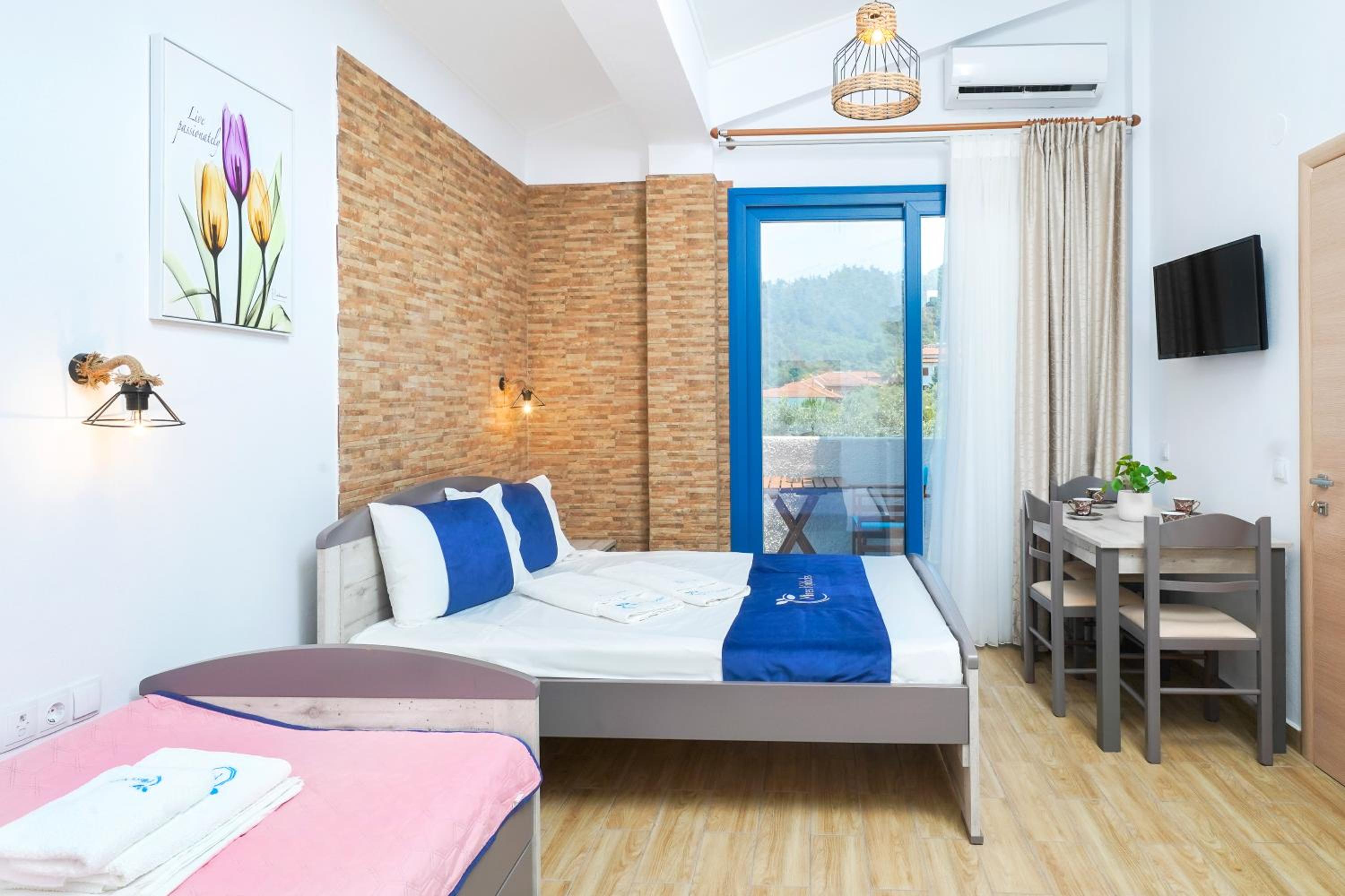 One-Bedroom Apartment - Photo 11