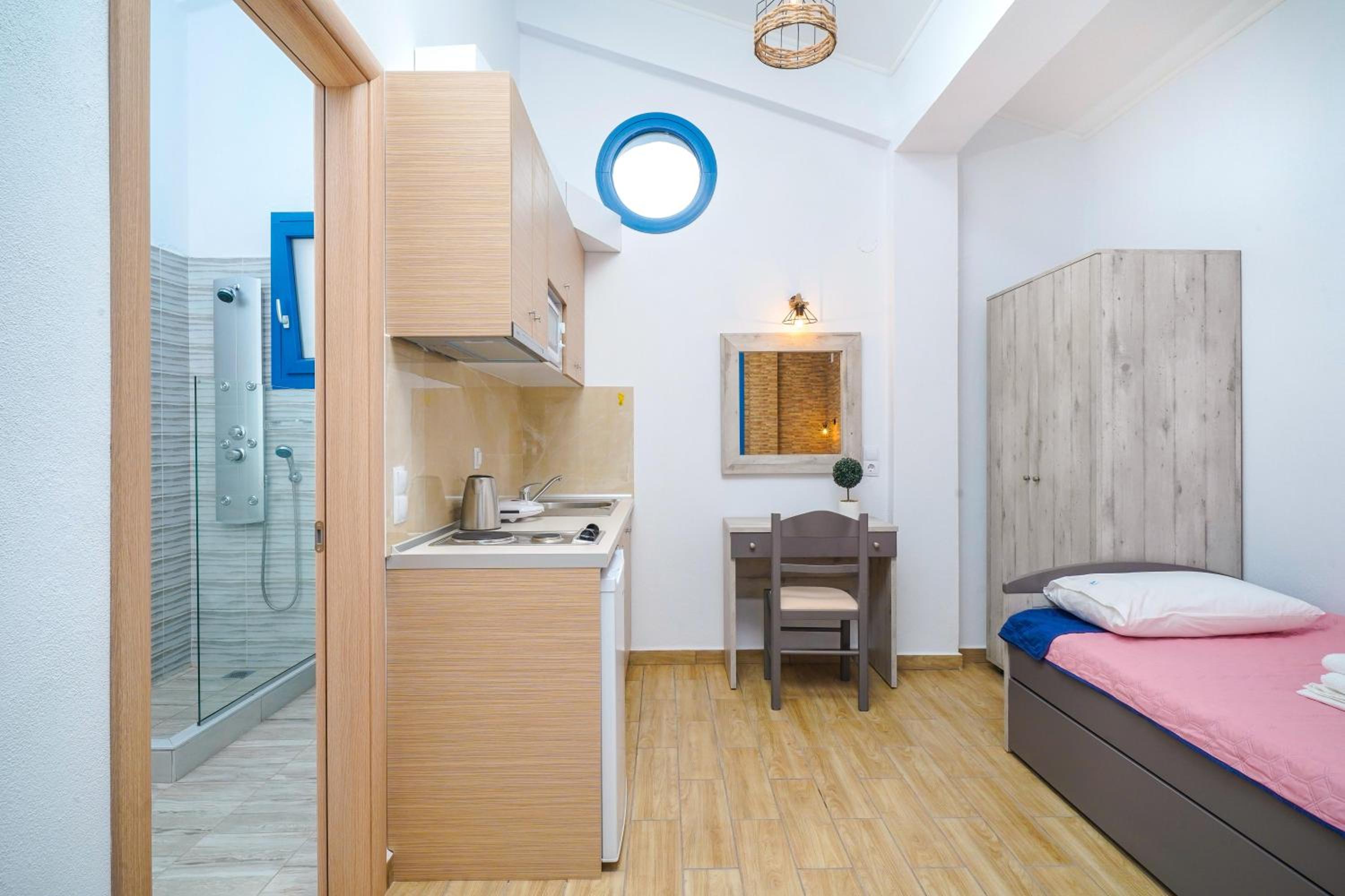 One-Bedroom Apartment - Photo 12