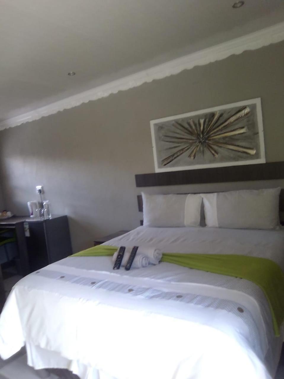 Double Room with Private Bathroom photo 3