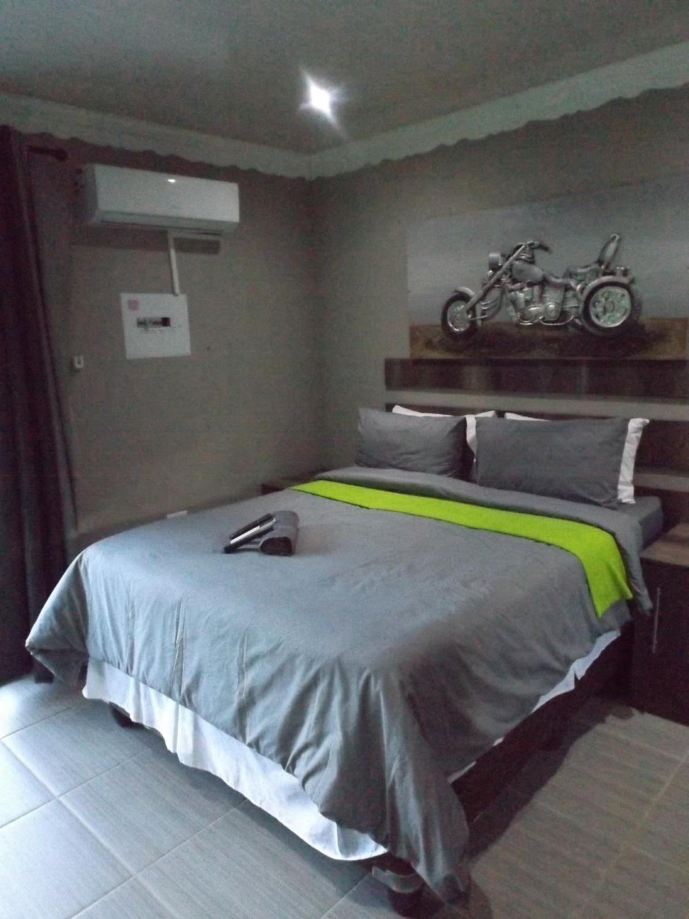 Double Room with Private Bathroom photo 2
