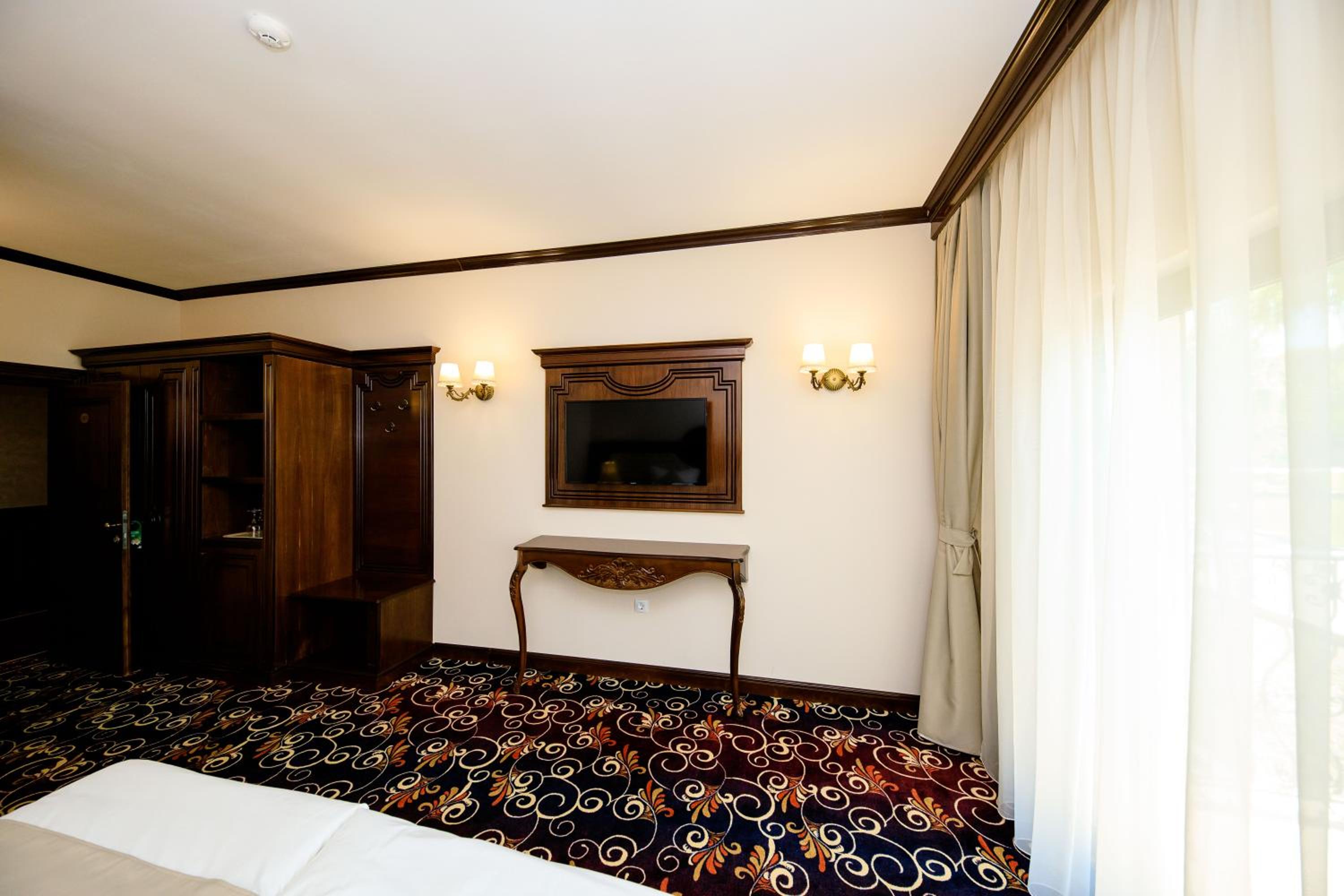 Twin Room - Photo 3