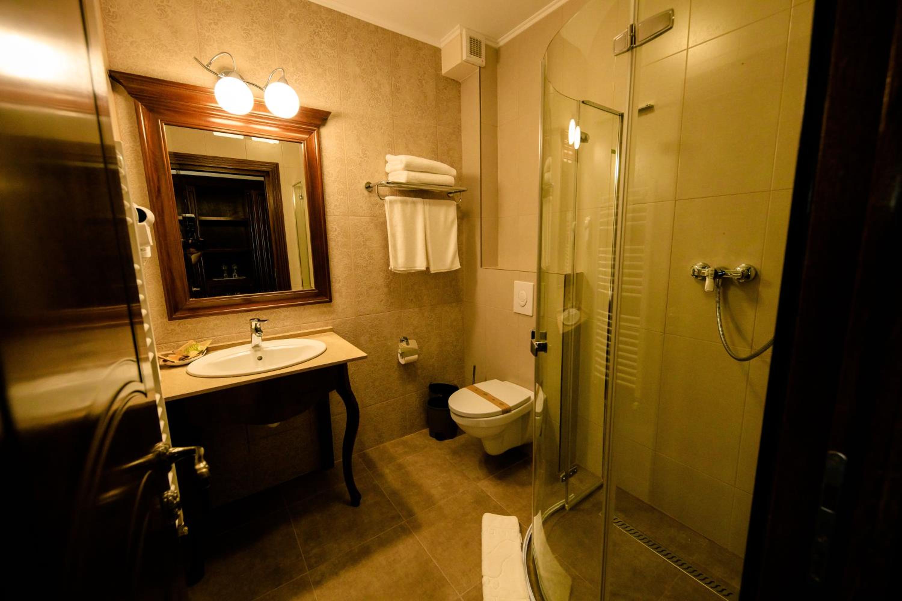 Large Double Room - Photo 2