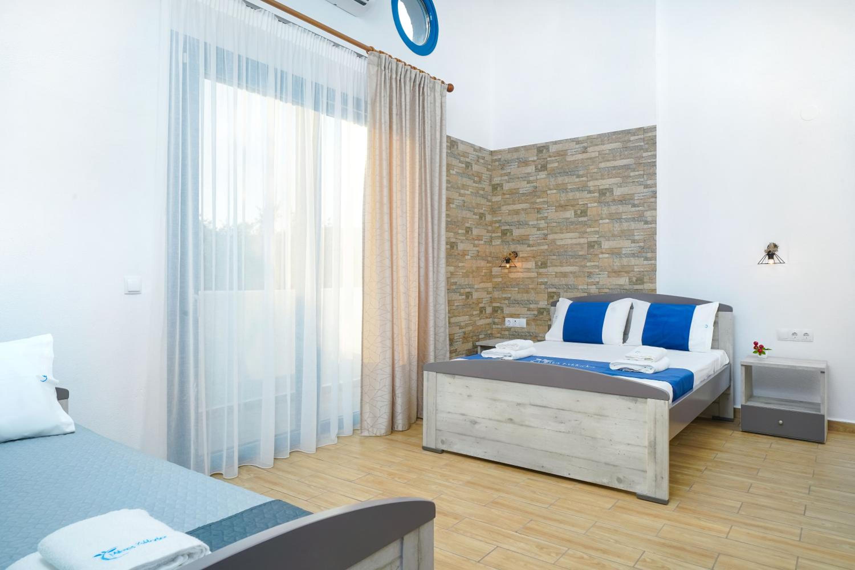 Studio Apartment - Photo 3