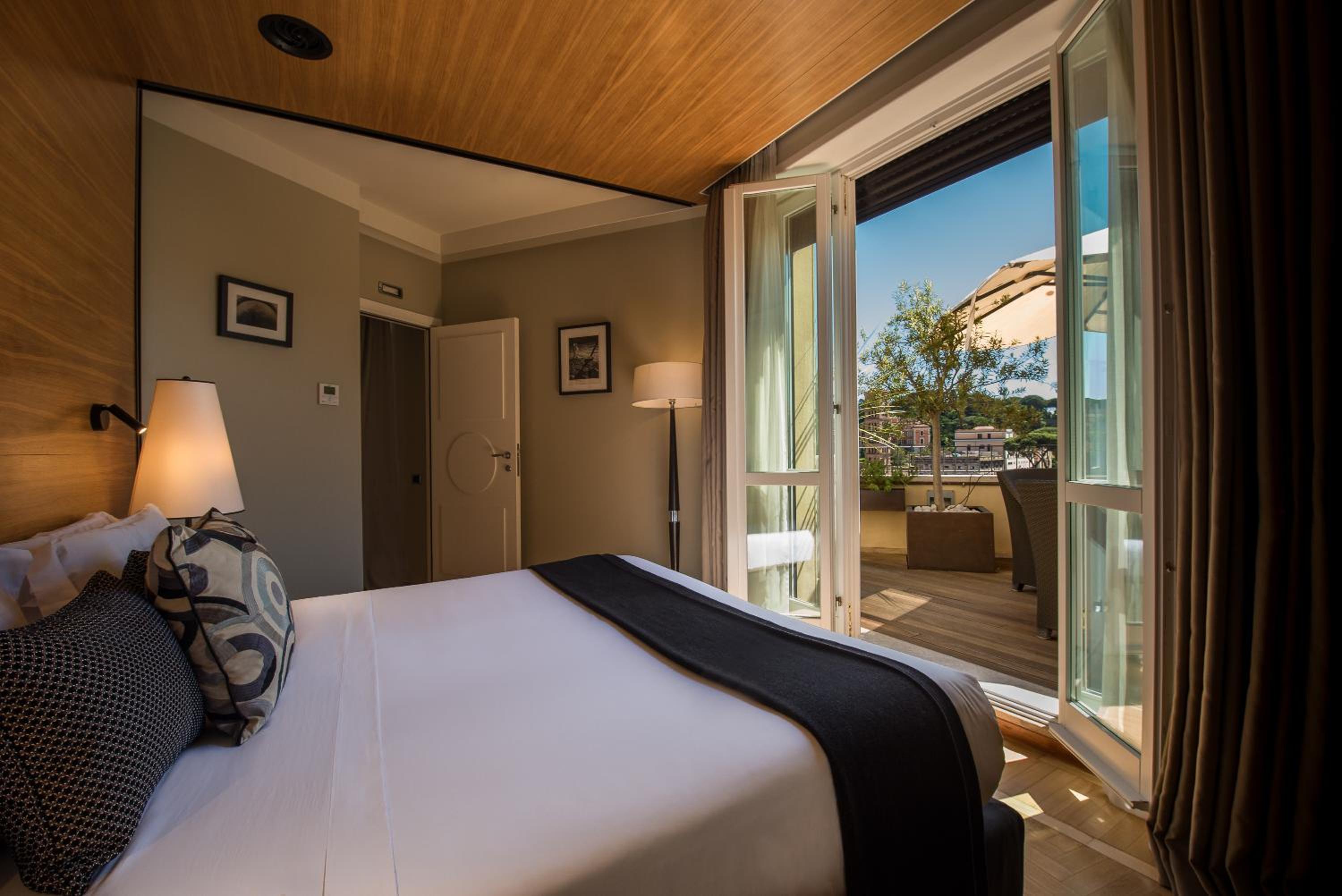 Suite with Balcony photo 3