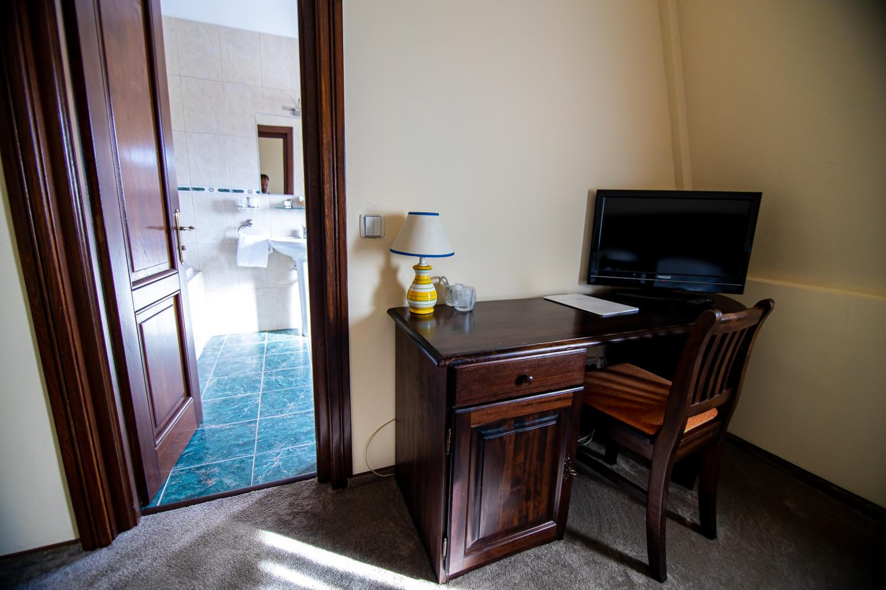 Twin Room - Photo 5