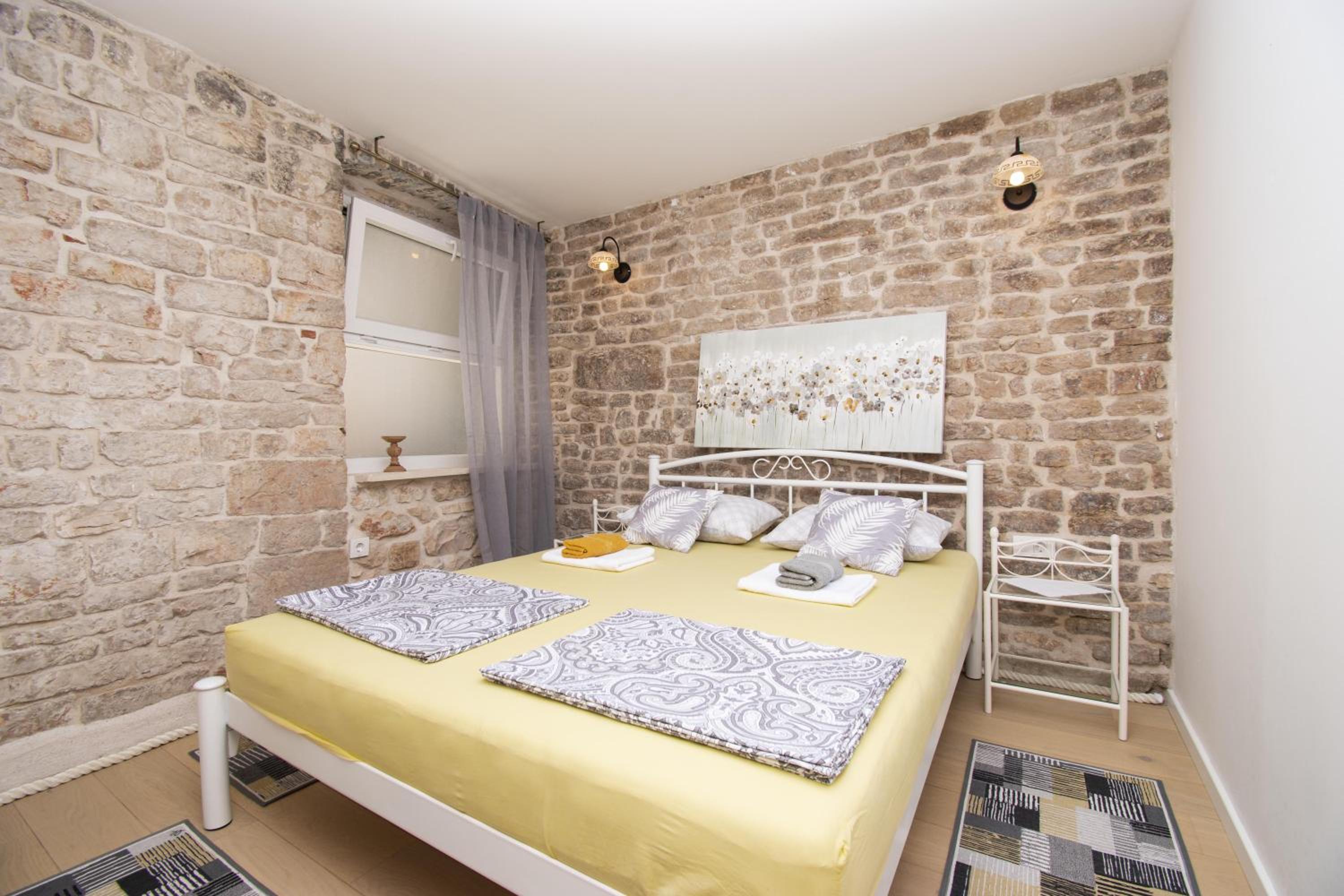 One-Bedroom Apartment With Balcony