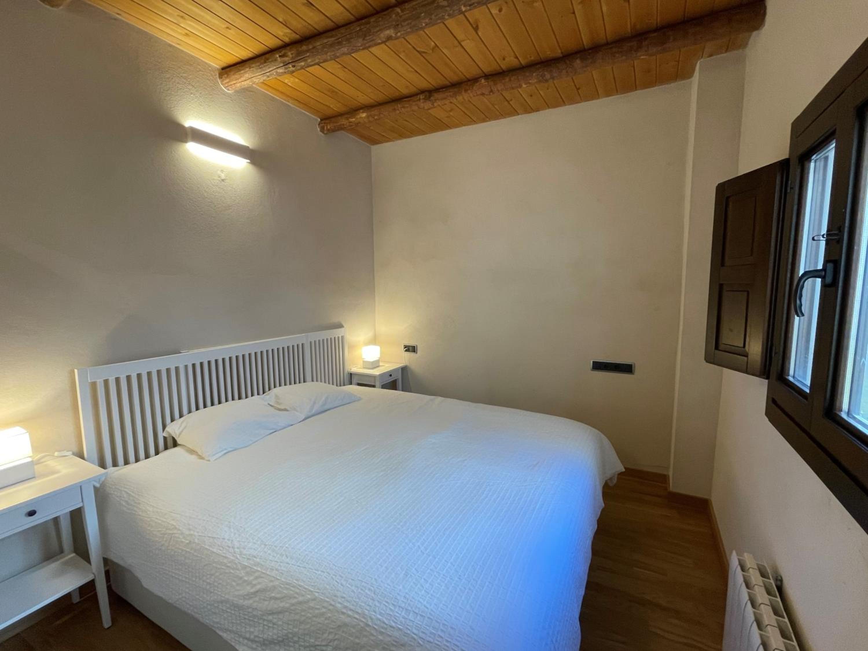 One-Bedroom Apartment - Photo 1