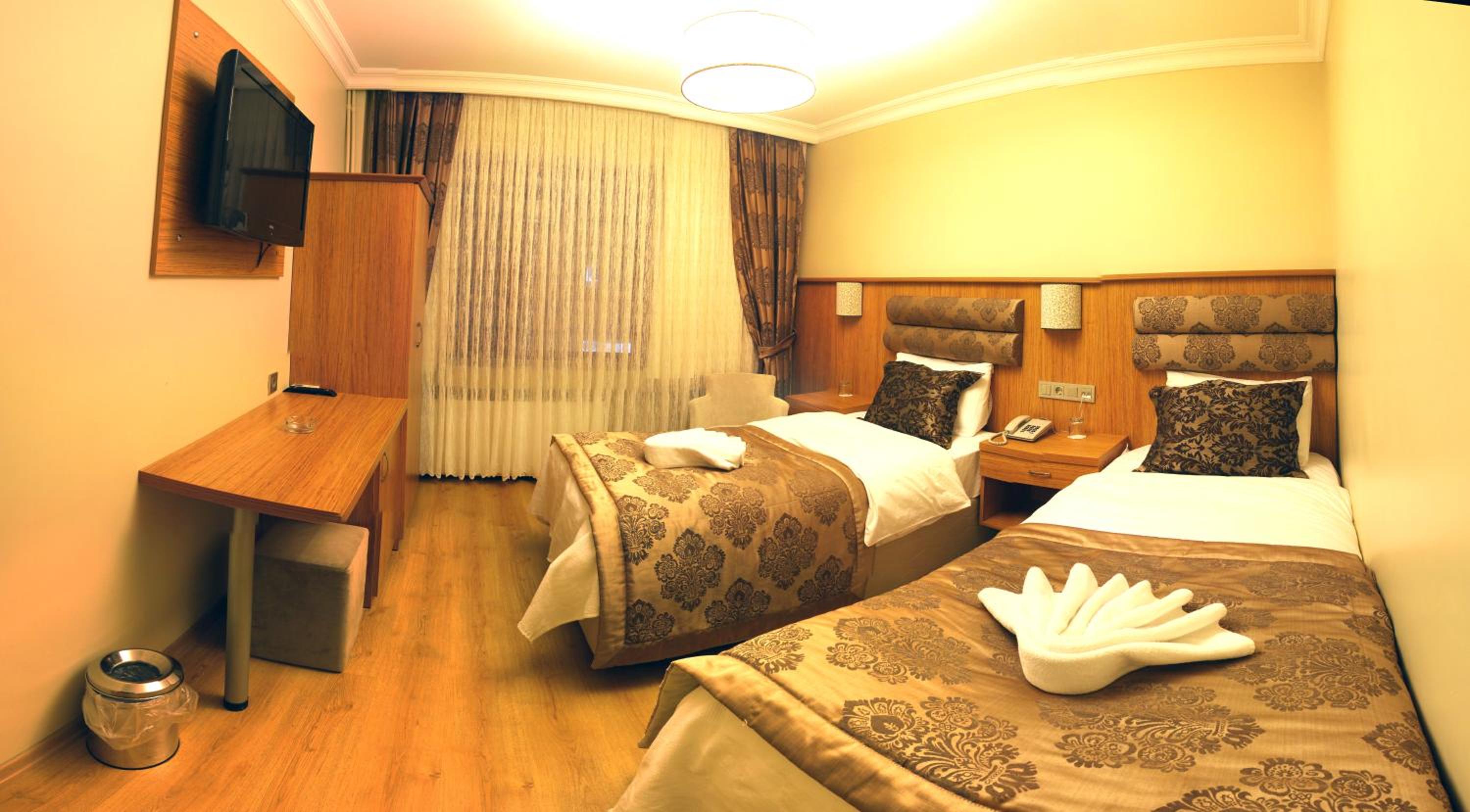 Deluxe Twin Room photo 2