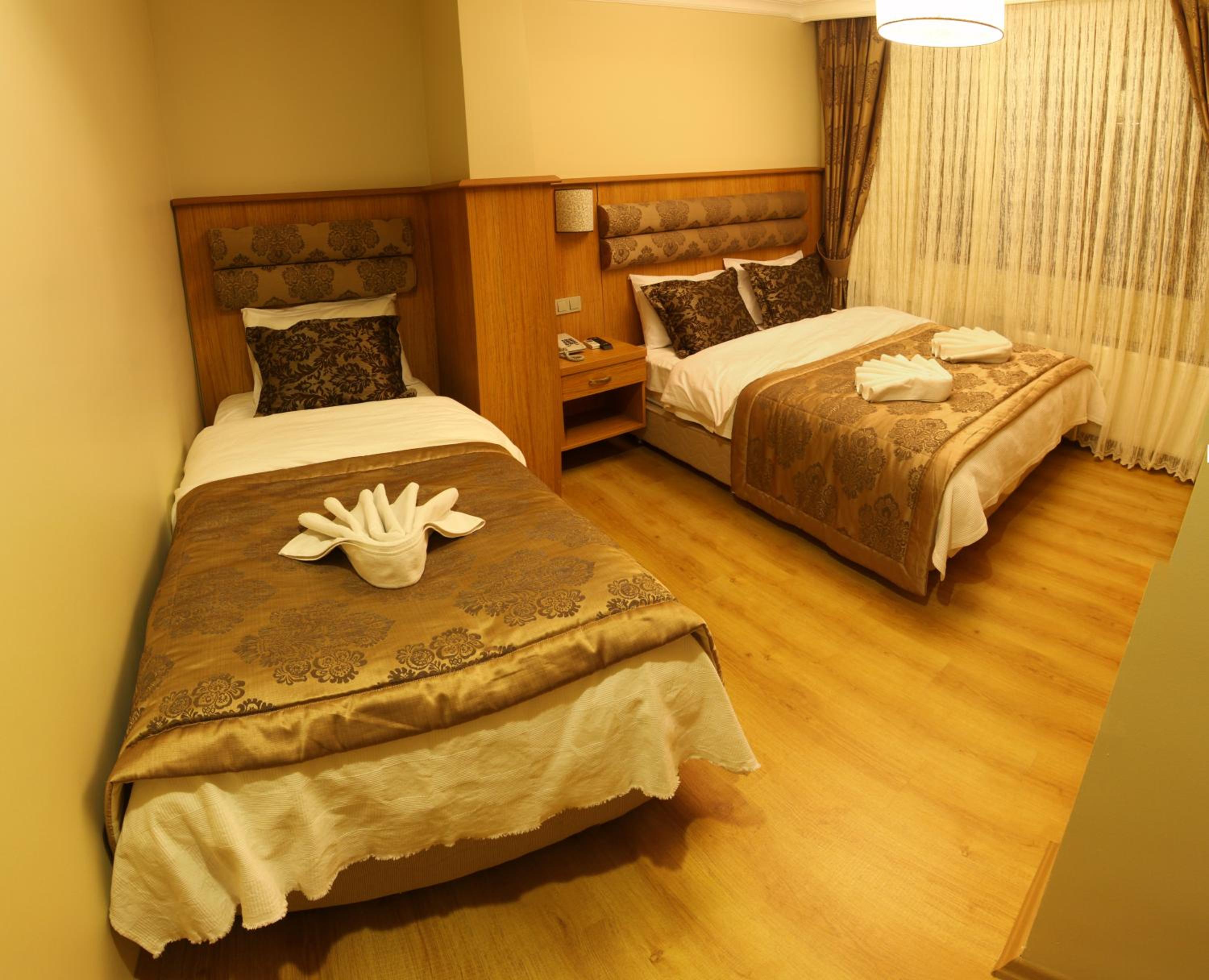 Deluxe Family Room photo 1
