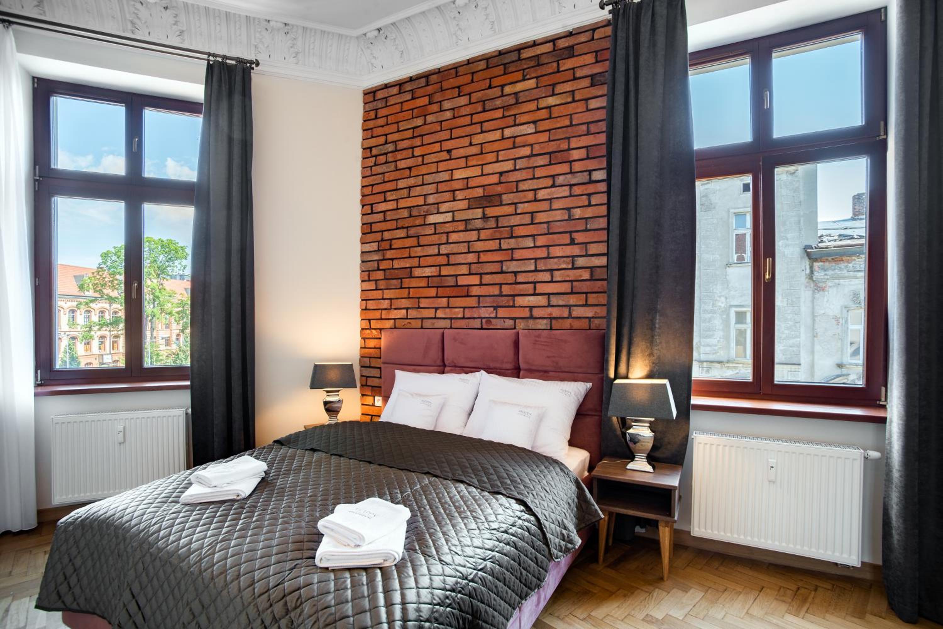 Deluxe King Suite - Photo 1