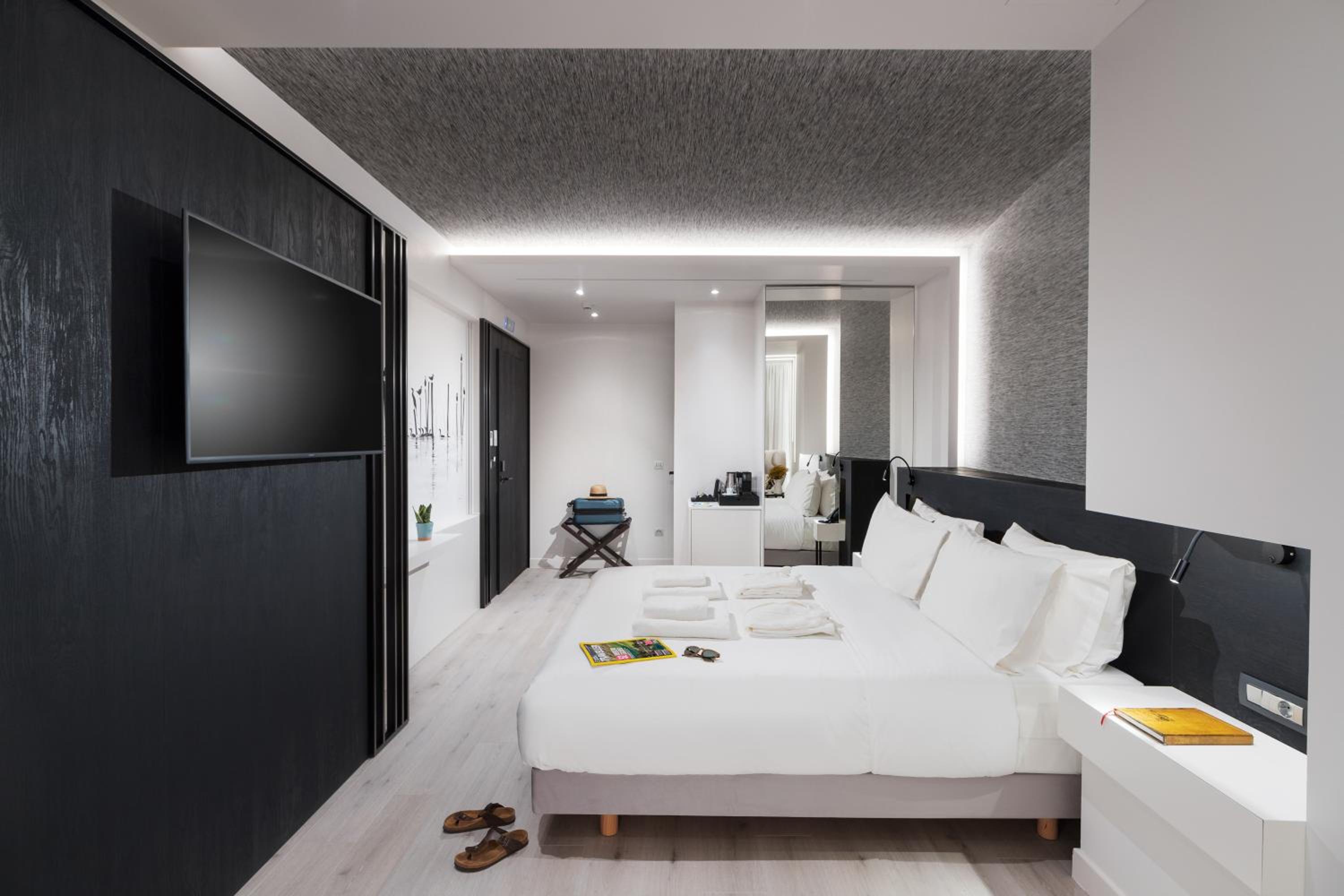 Superior Double or Twin Room photo 2