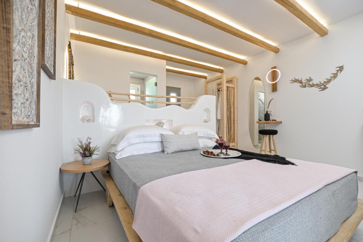 Deluxe Suite with Sea View photo 1