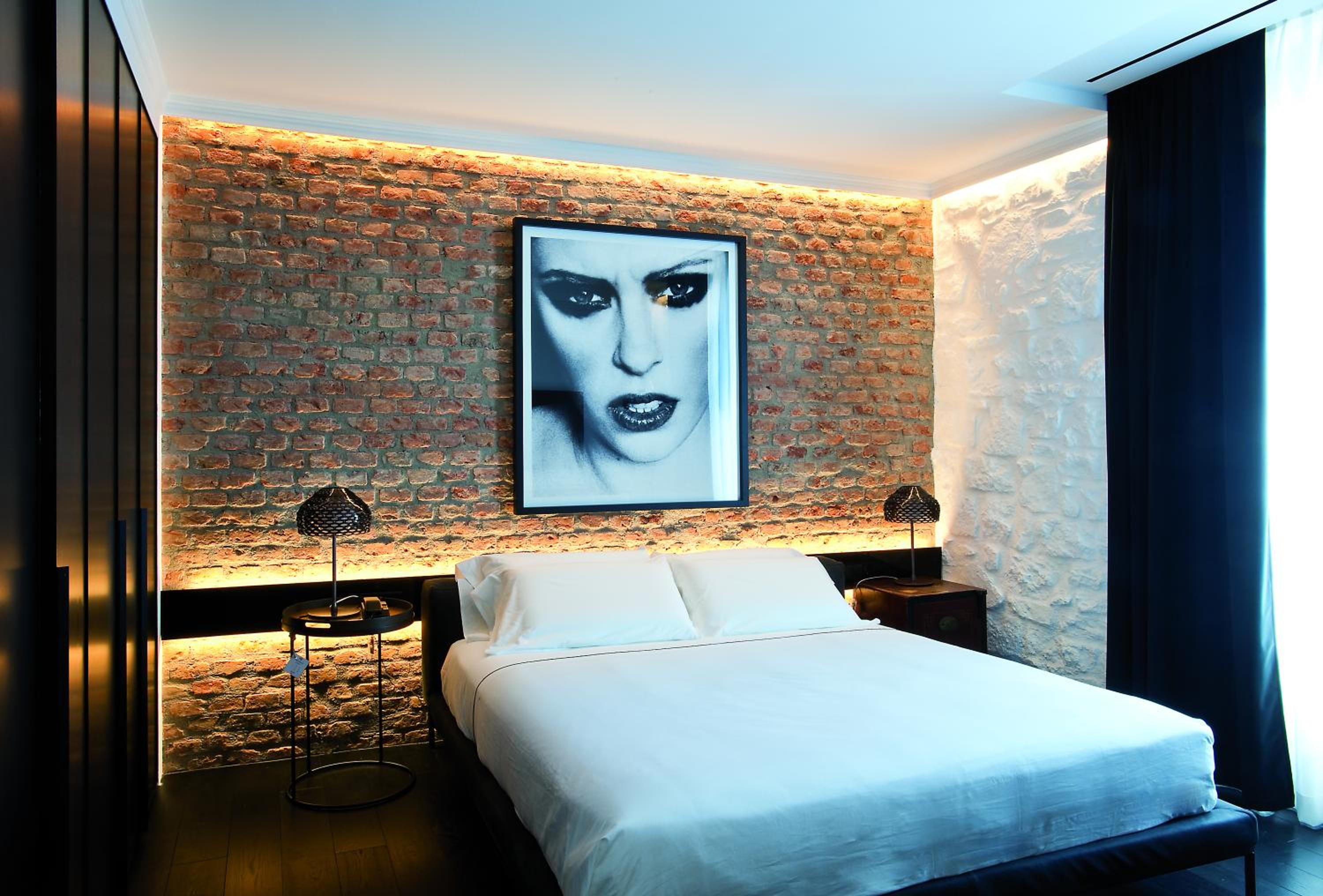 Deluxe Suite - Photo 10