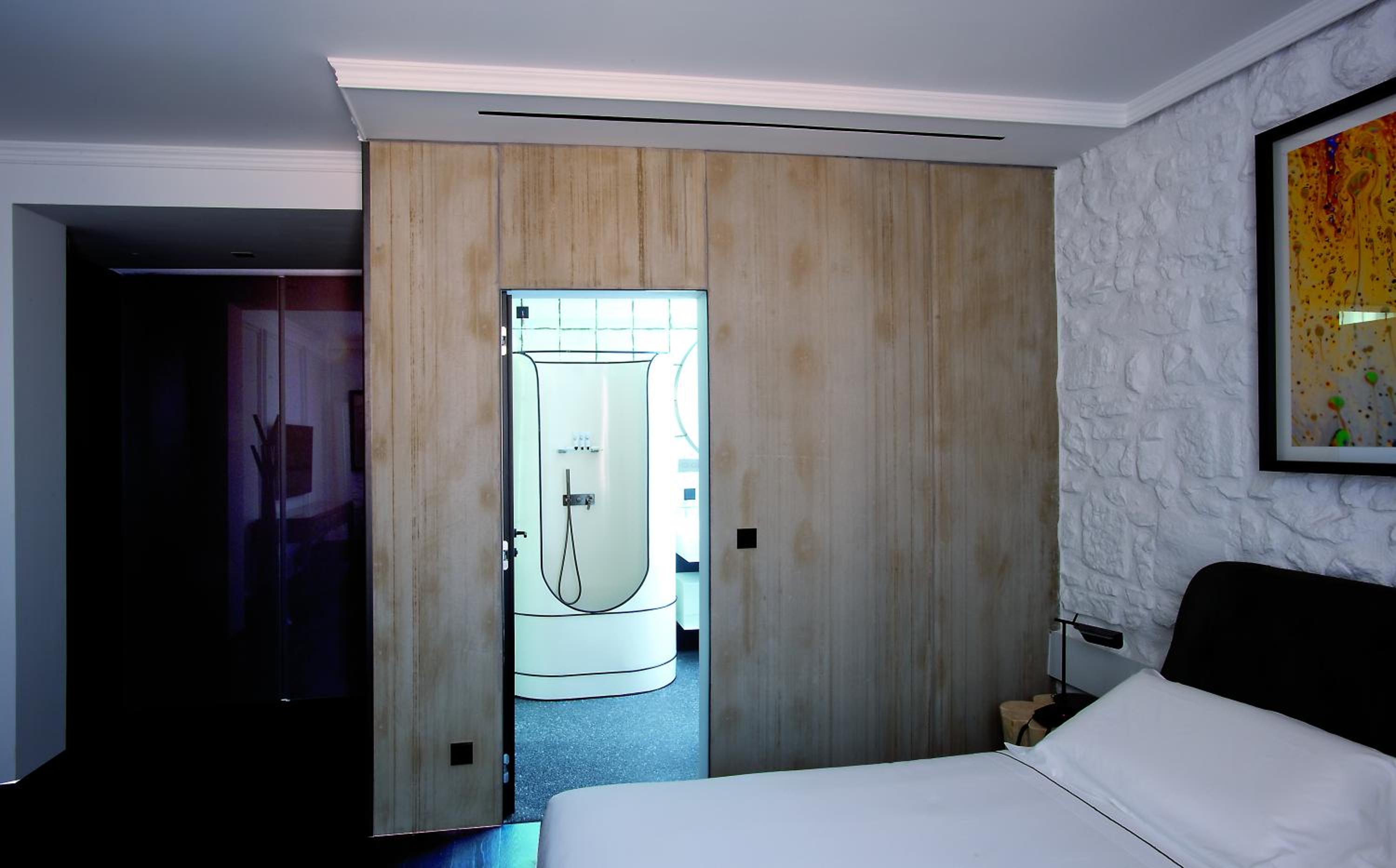 Suite - Photo 12
