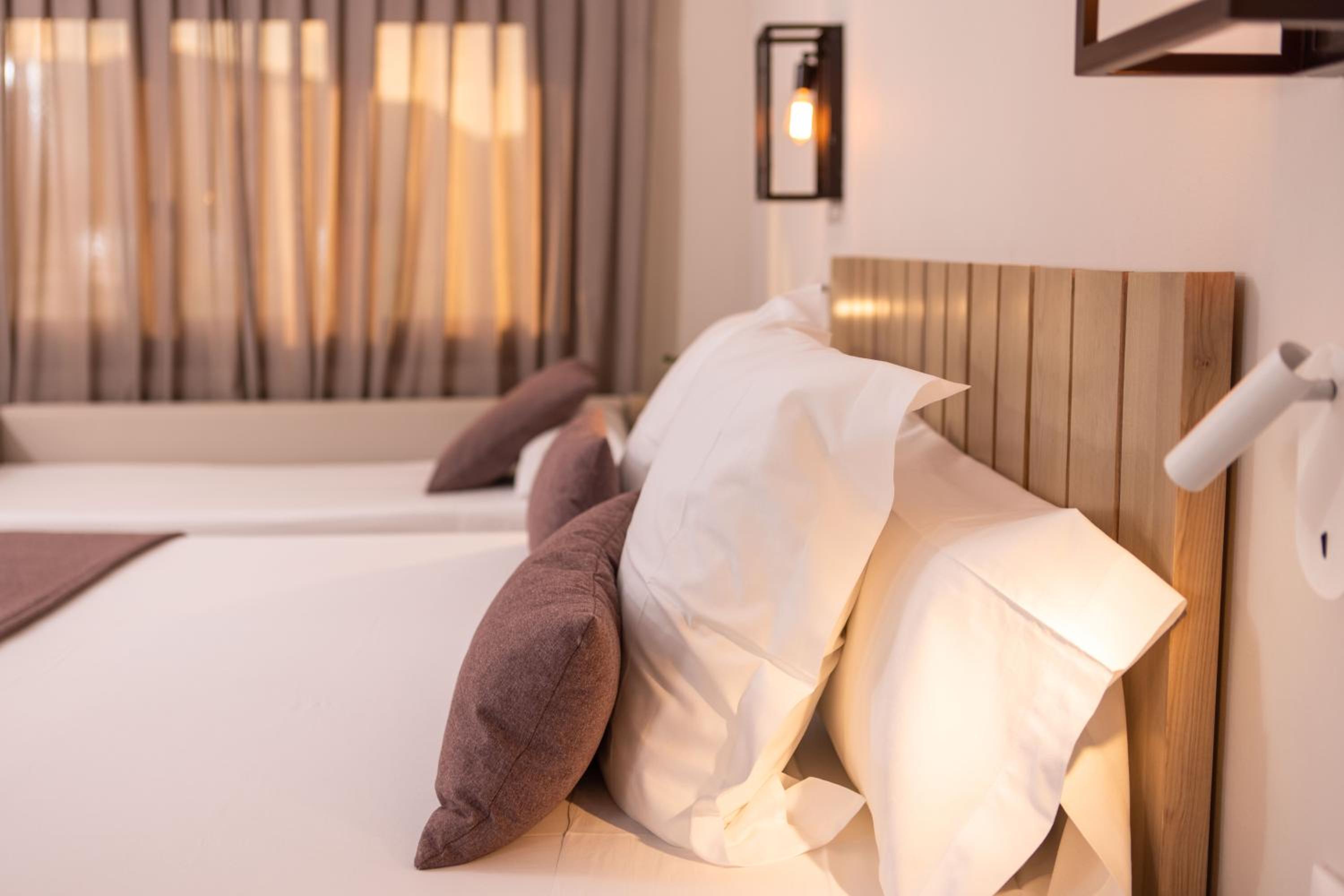 Superior Quadruple Room (4 people) photo 2