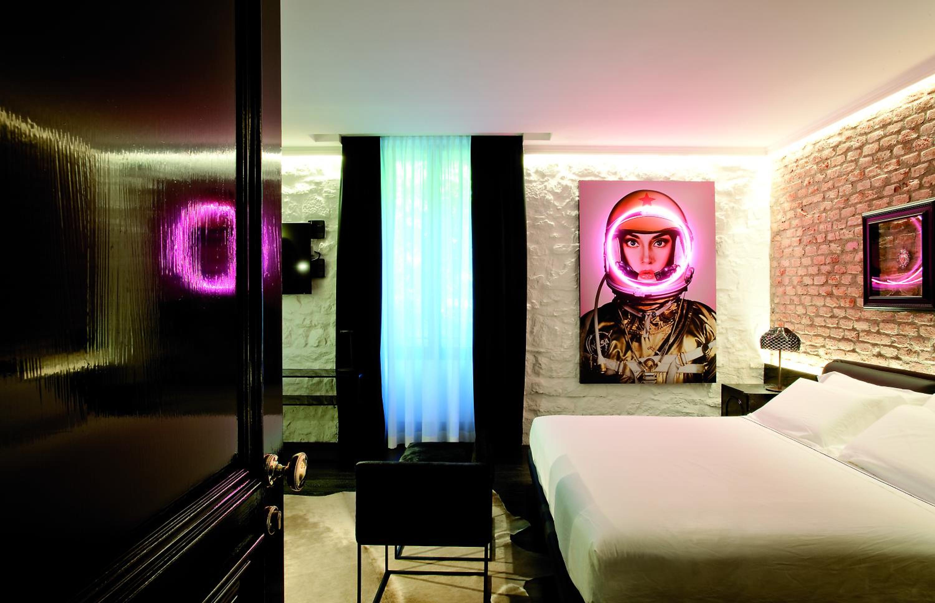 Deluxe Suite - Photo 6