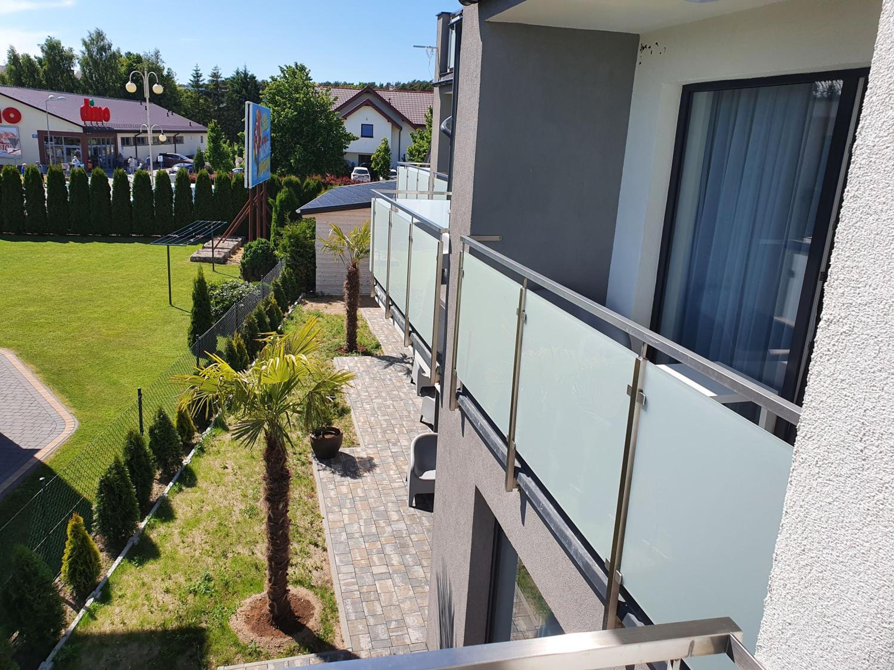 Apartment with Balcony photo 3