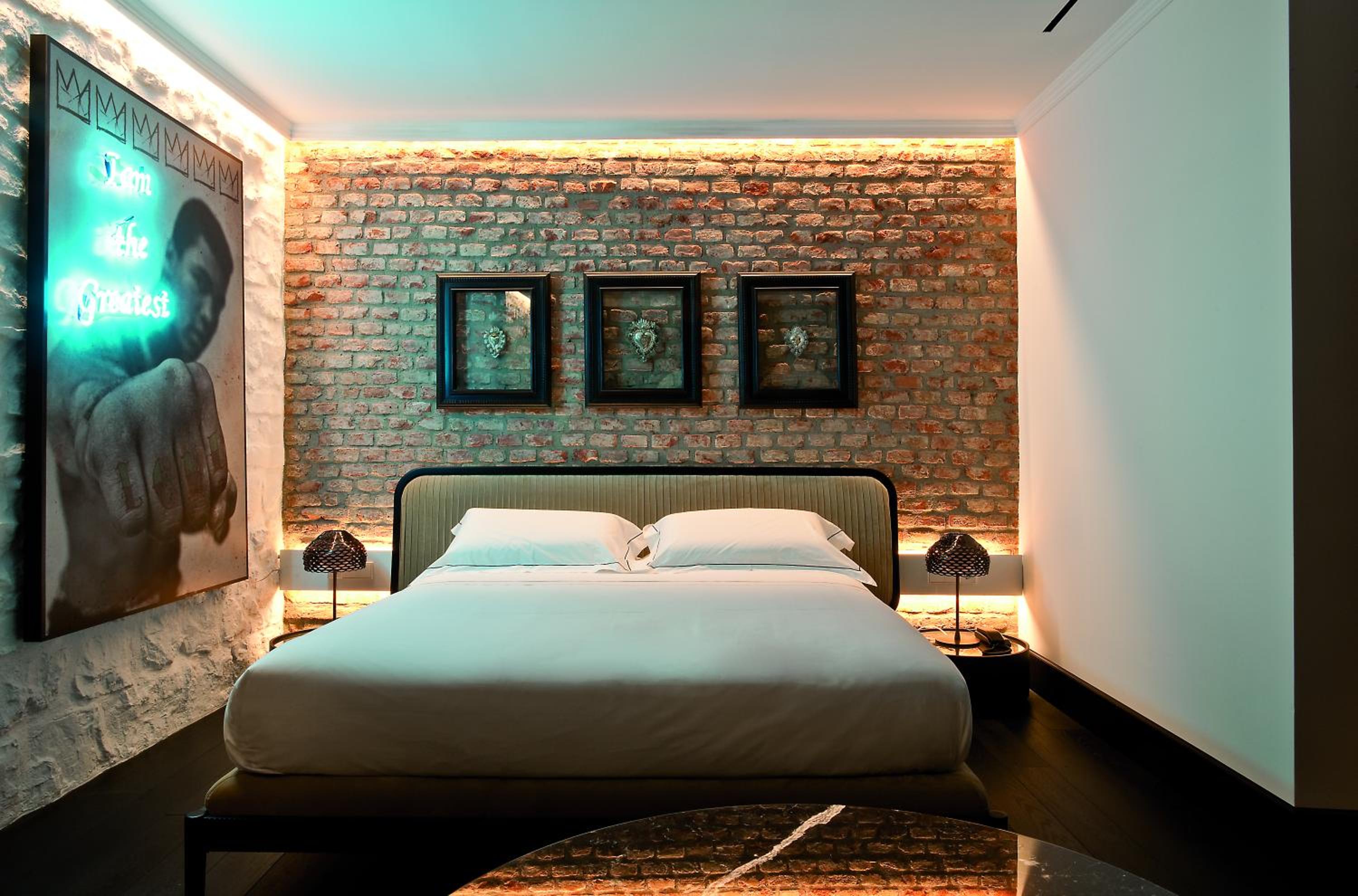Suite - Photo 2