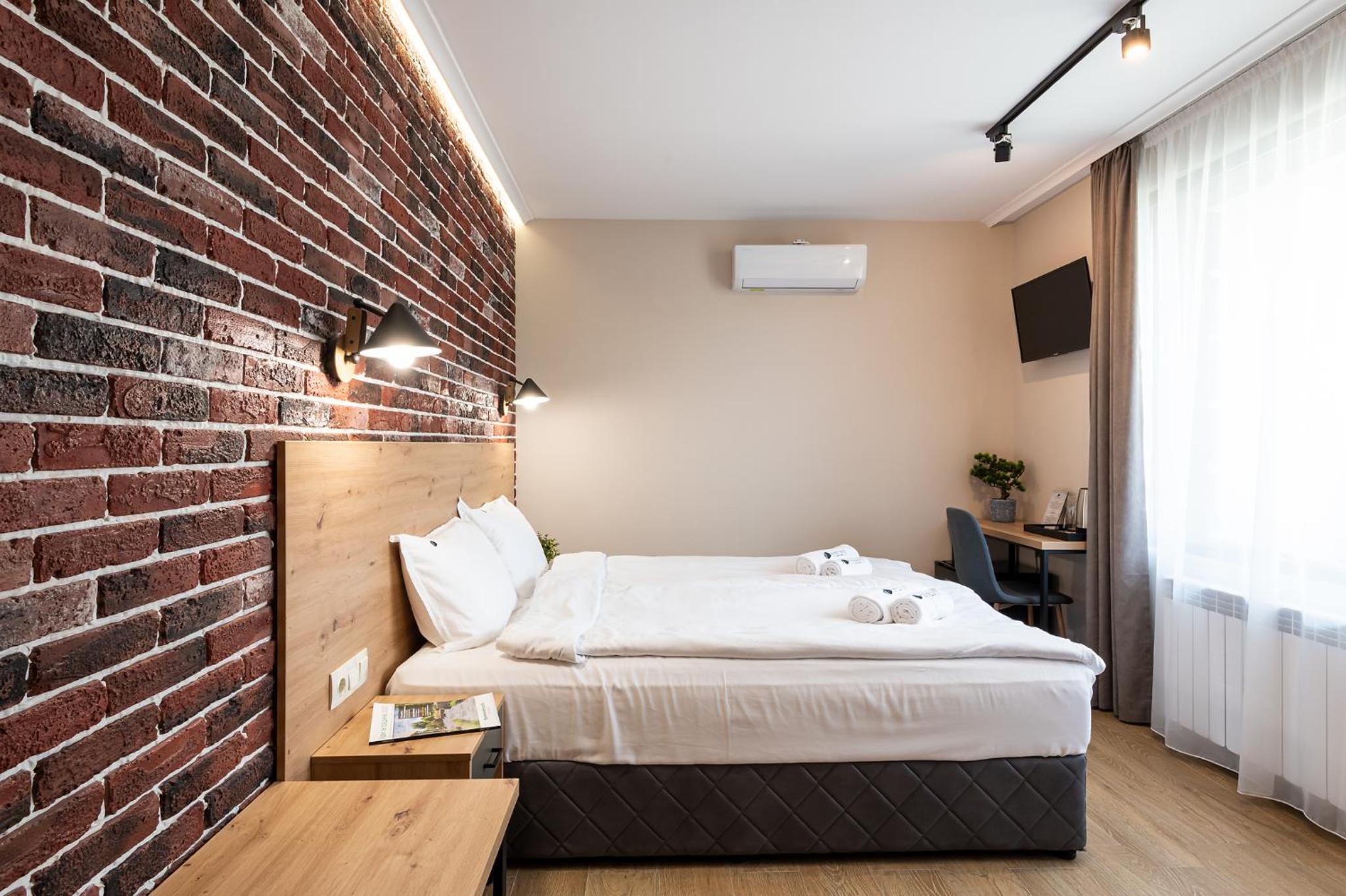 Double or Twin Room with Balcony - Photo 1