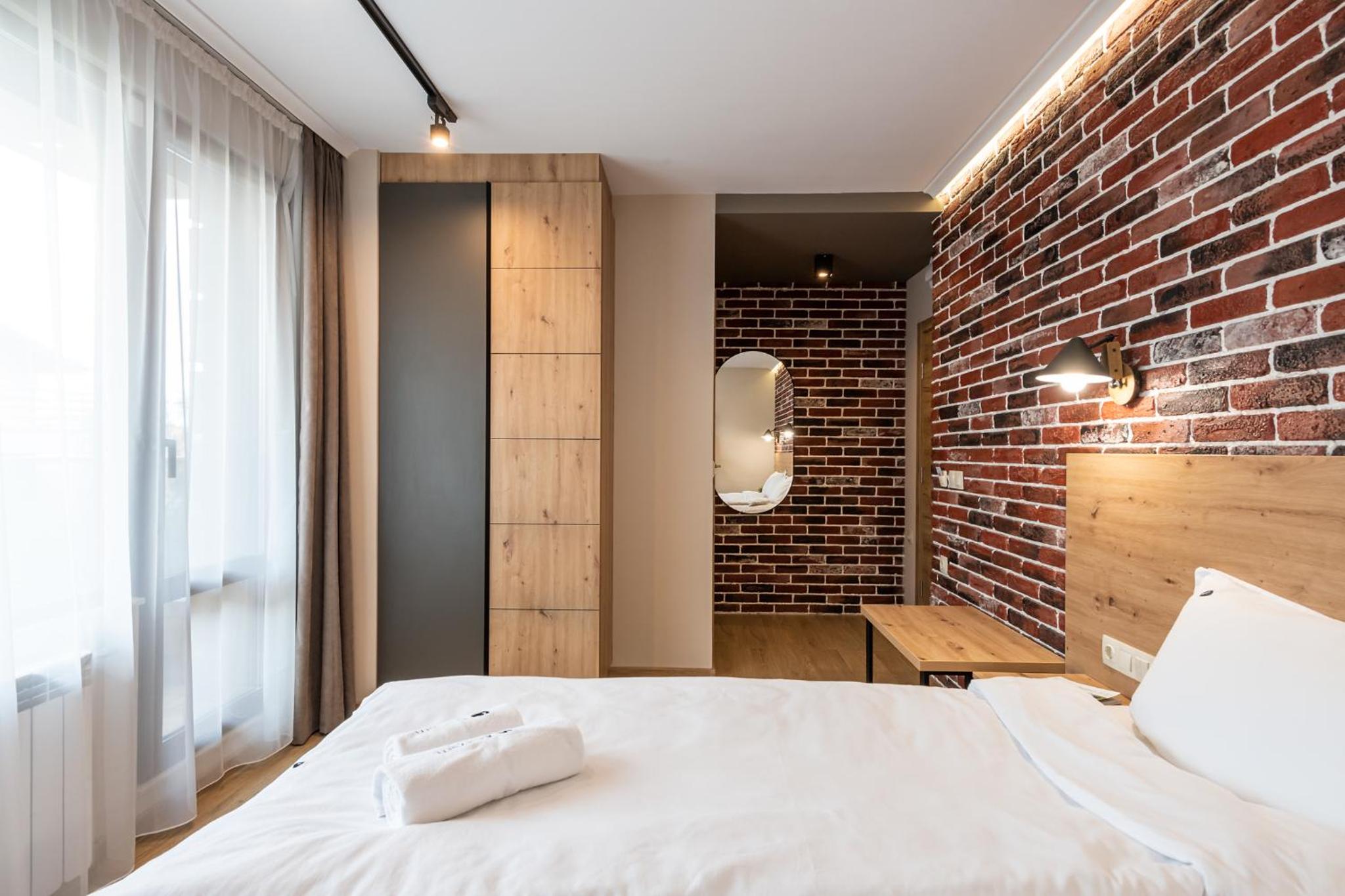 Double or Twin Room with Balcony - Photo 3