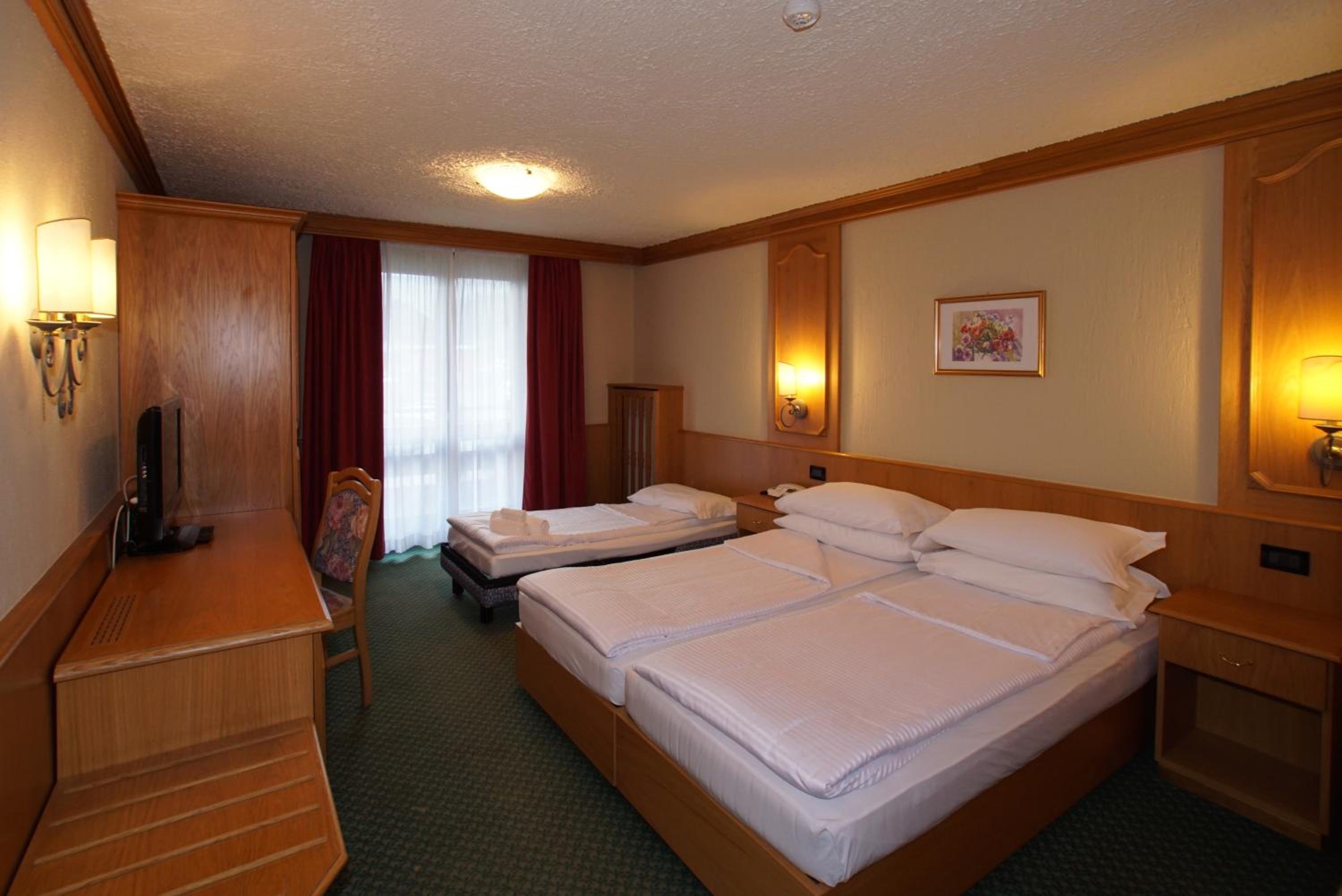 Classic Triple Room photo 3