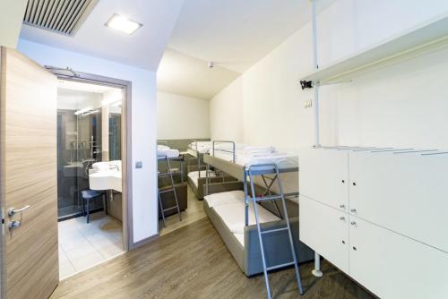 Single Bed in Mixed Dormitory Room photo 2