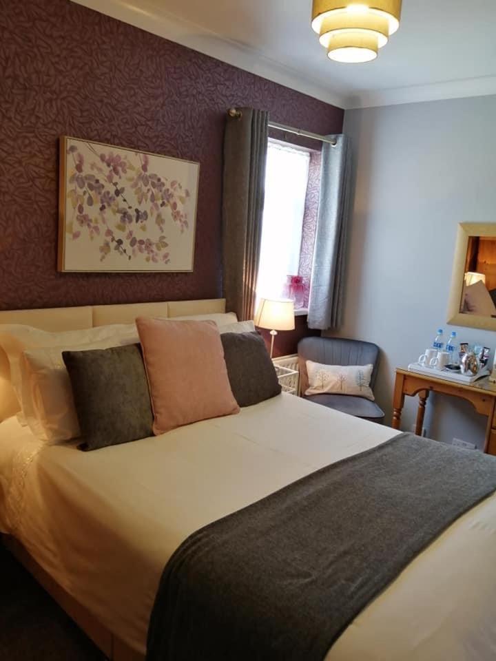 Double Room With Private Bathroom photo 2