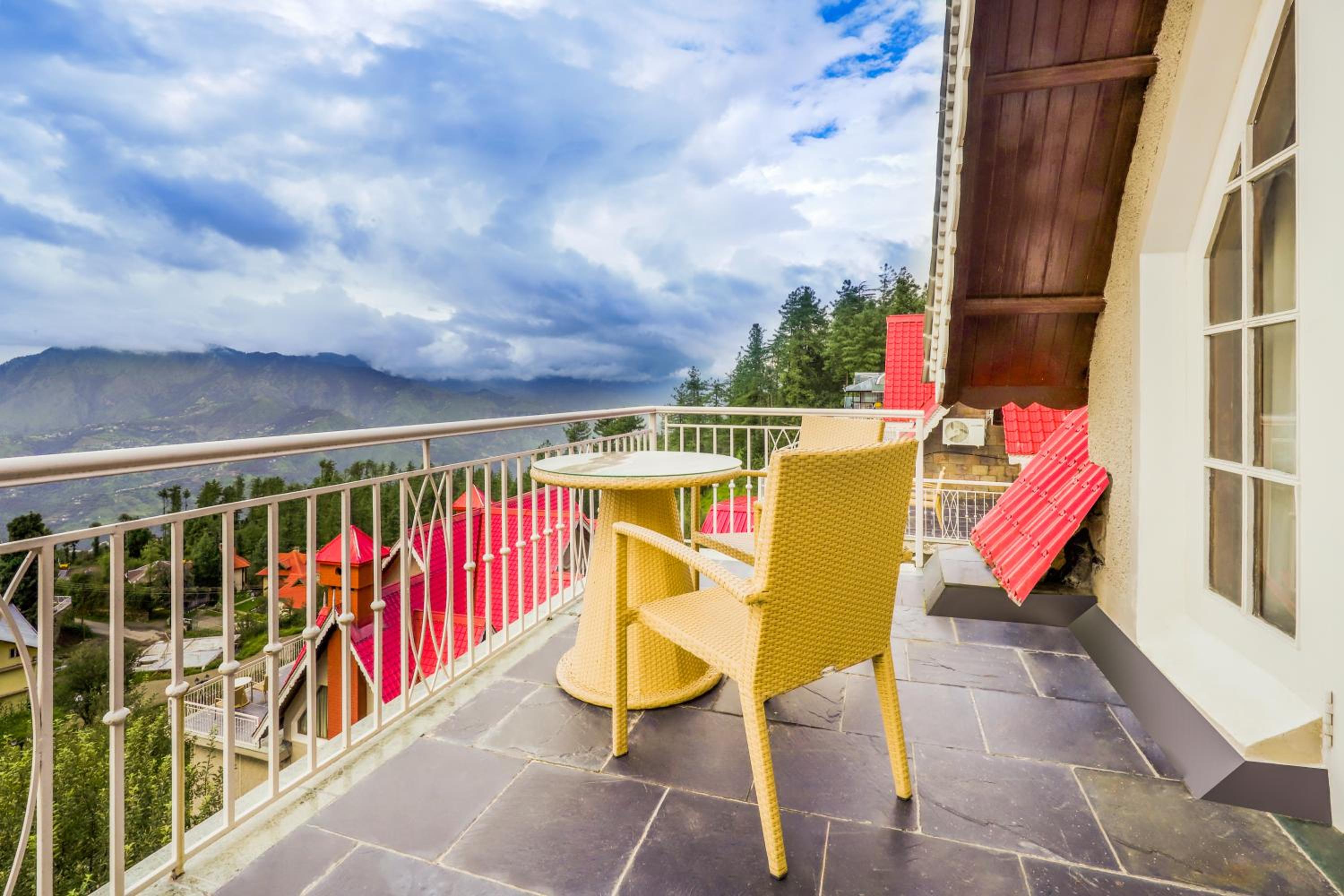 Executive Rooms with Valley View & Balcony - Photo 3